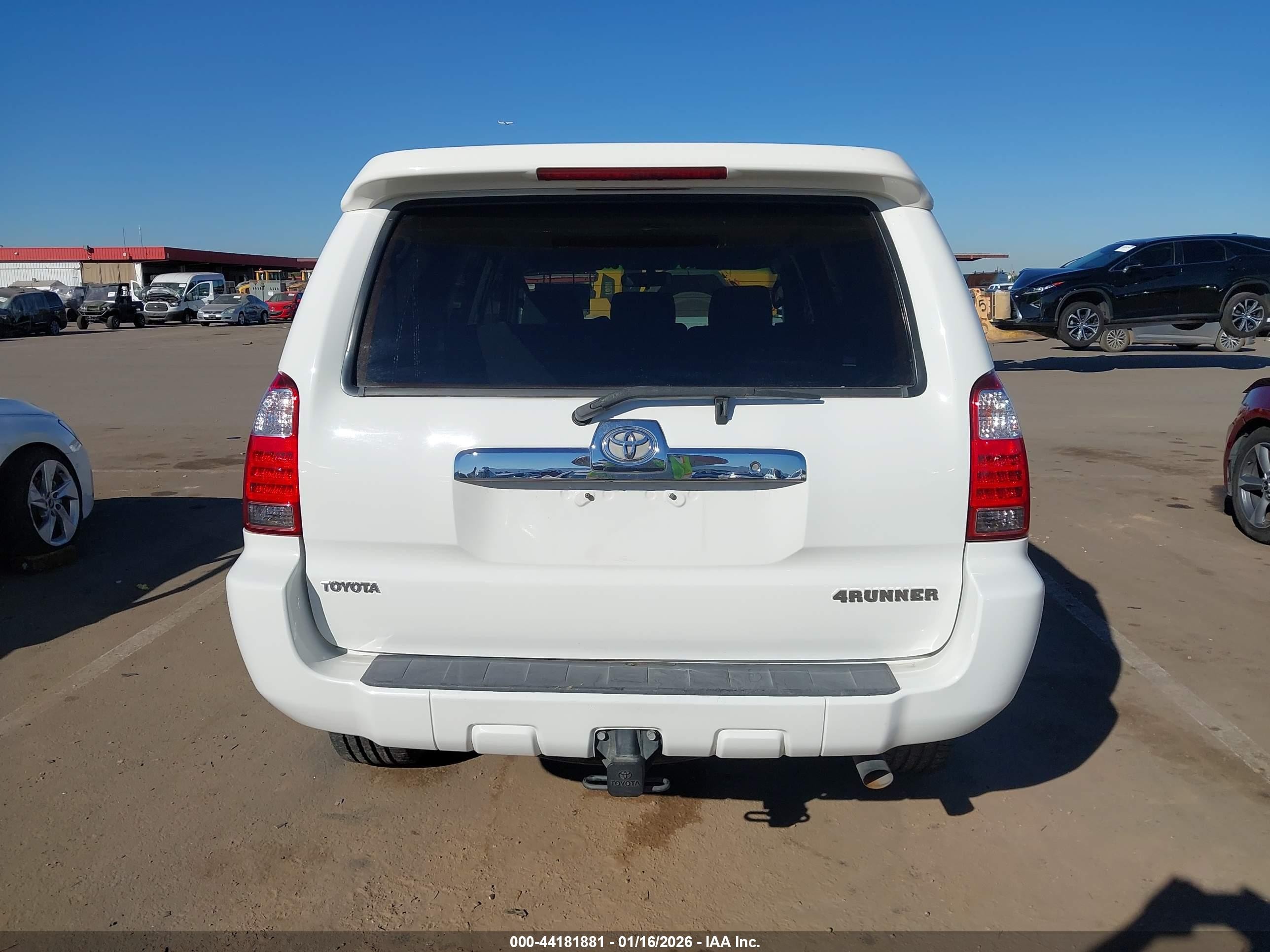2009 Toyota 4runner Sr5 V6 White vin: JTEBU14R69K036655
