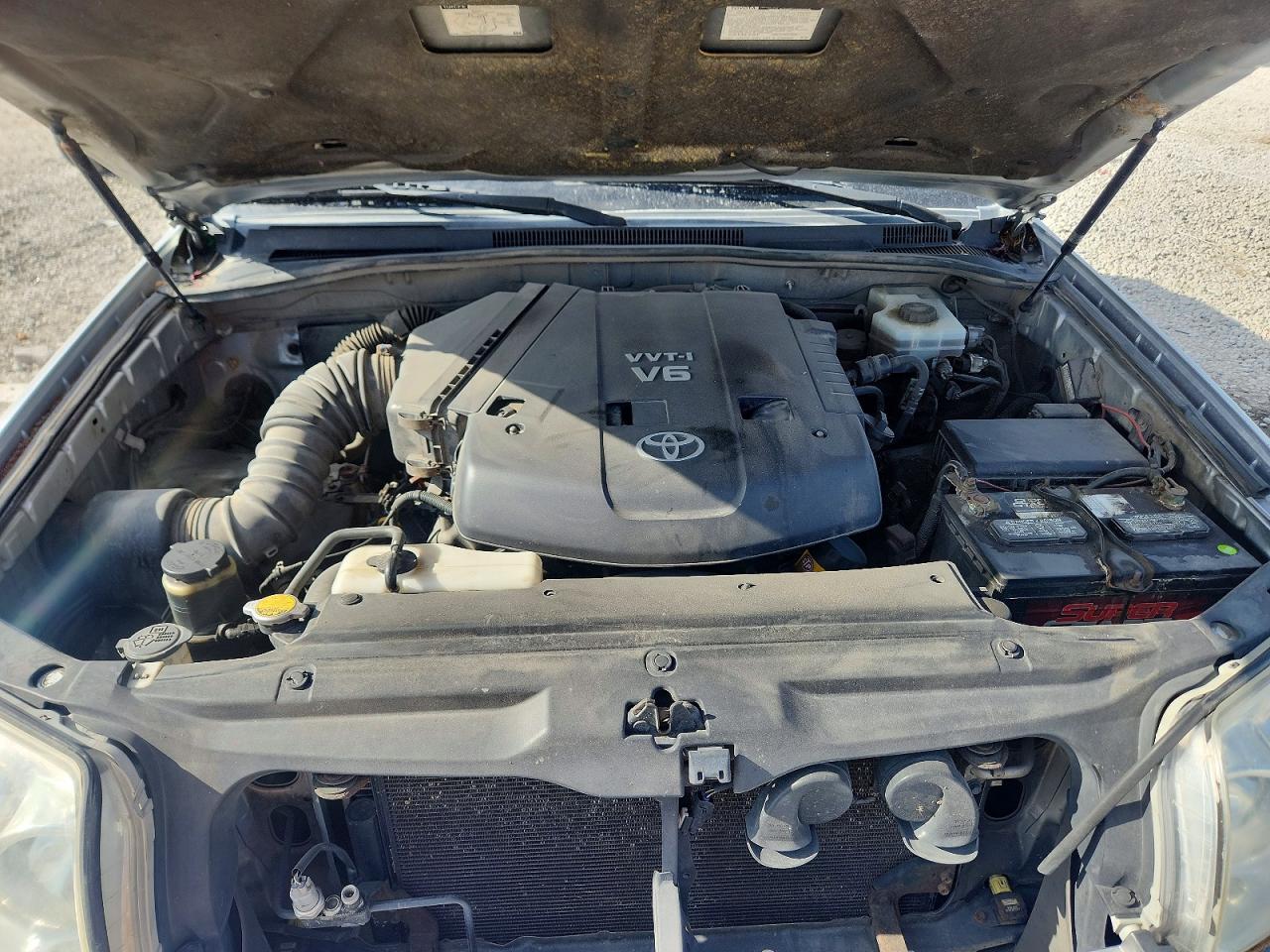 2004 Toyota 4runner Sr5 Silver vin: JTEBU14R740033140