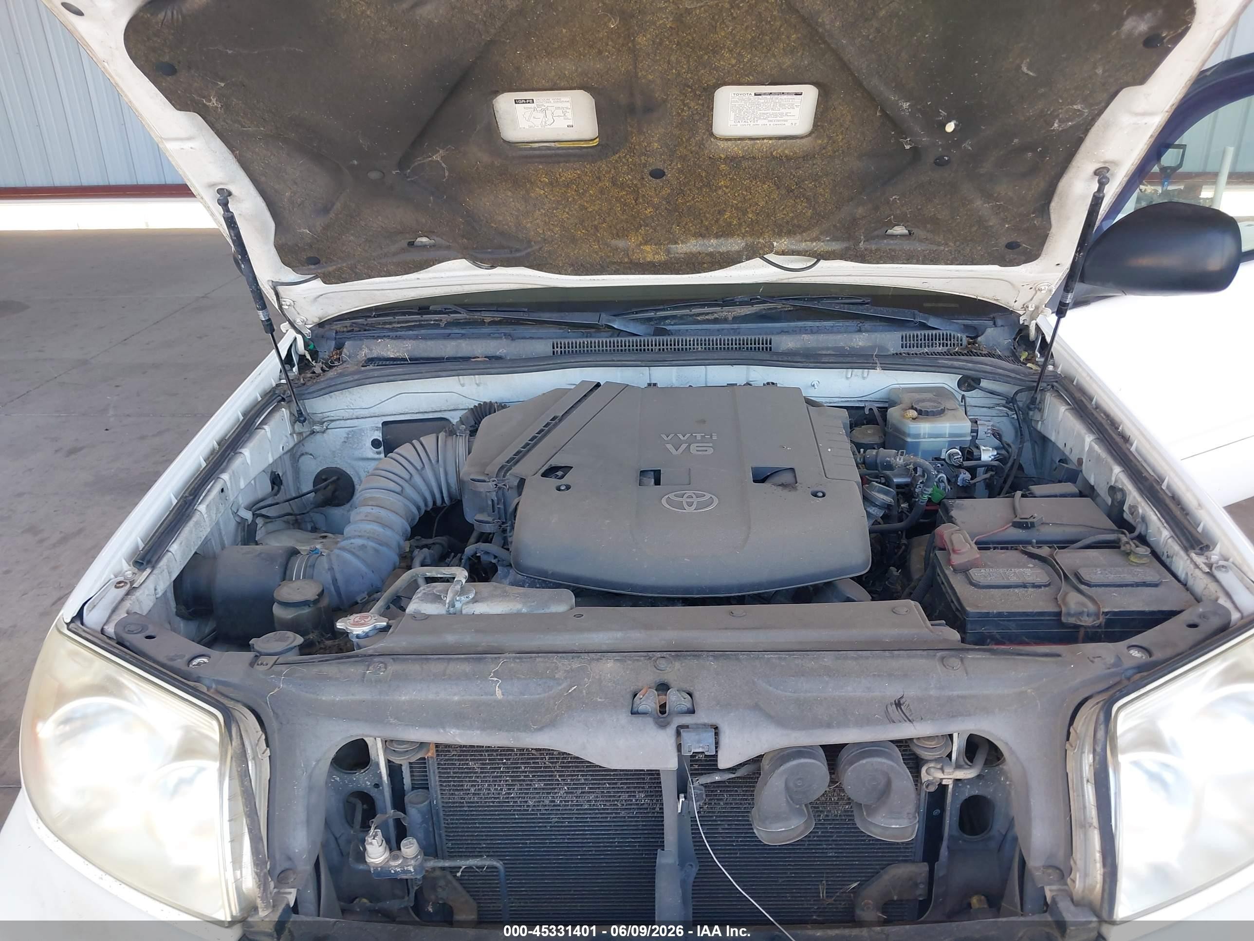 2004 Toyota 4runner Sr5 V6 White vin: JTEBU14R740042968