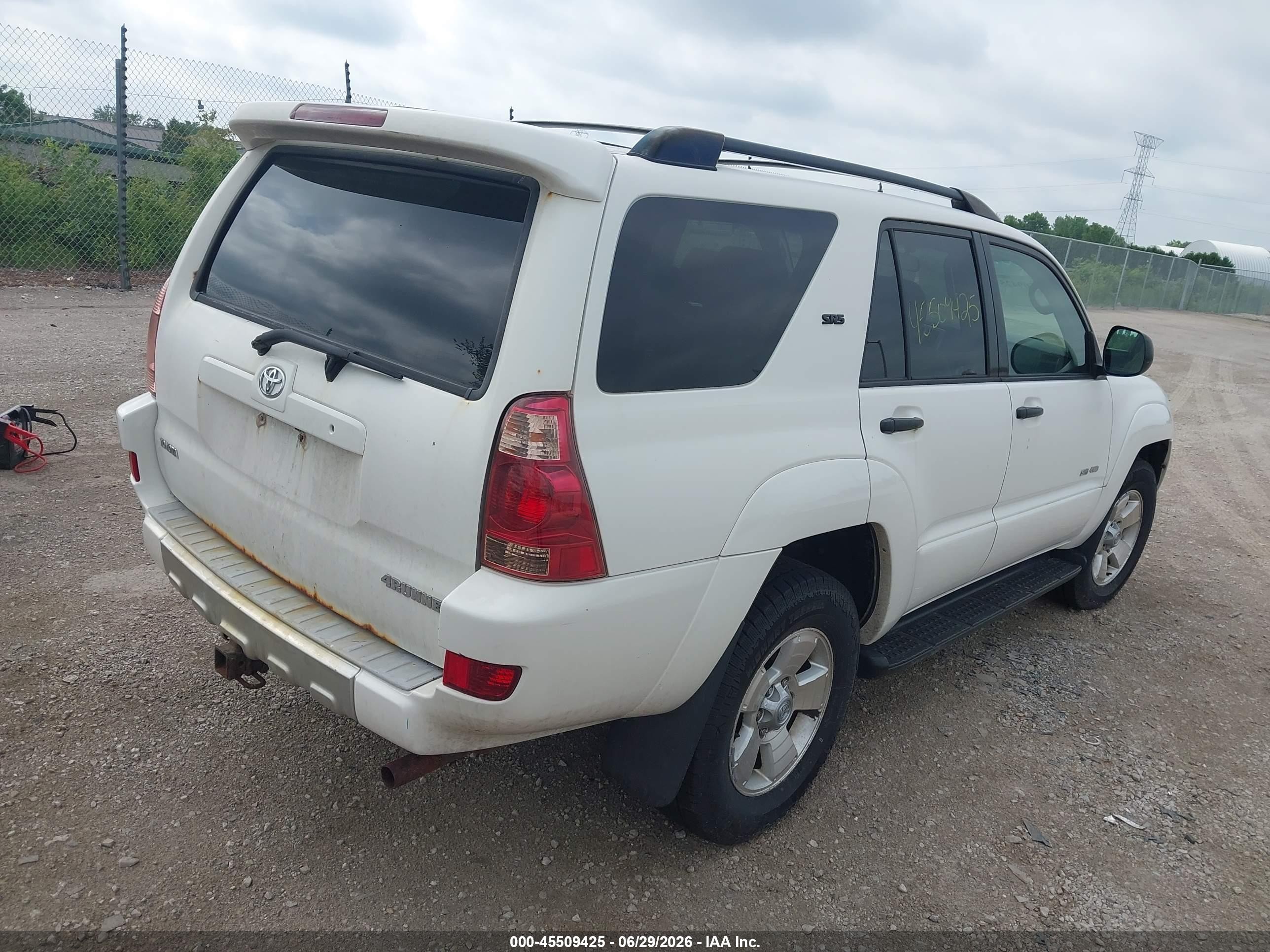 2004 Toyota 4runner Sr5 V6 White vin: JTEBU14R740050004