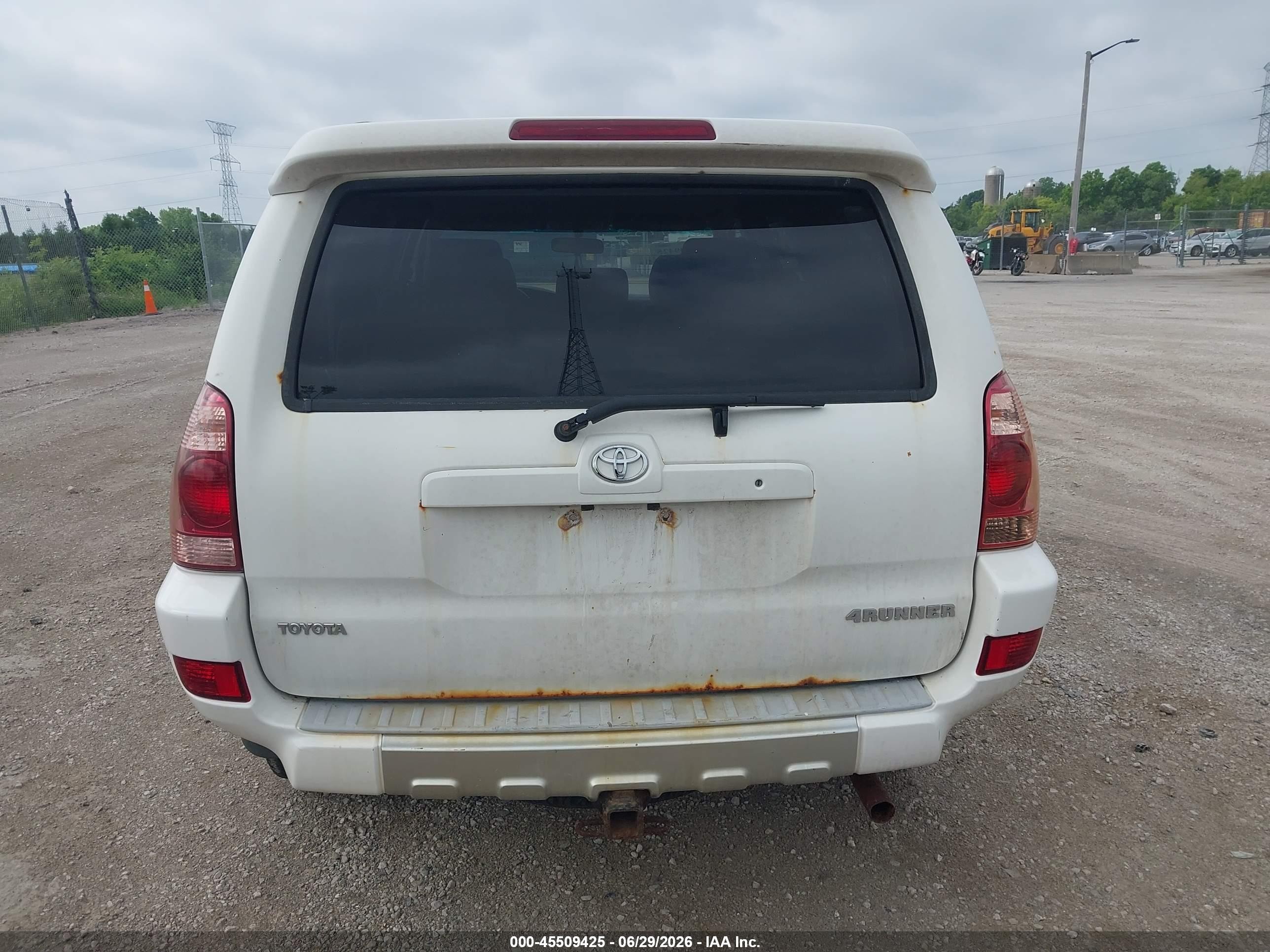 2004 Toyota 4runner Sr5 V6 White vin: JTEBU14R740050004