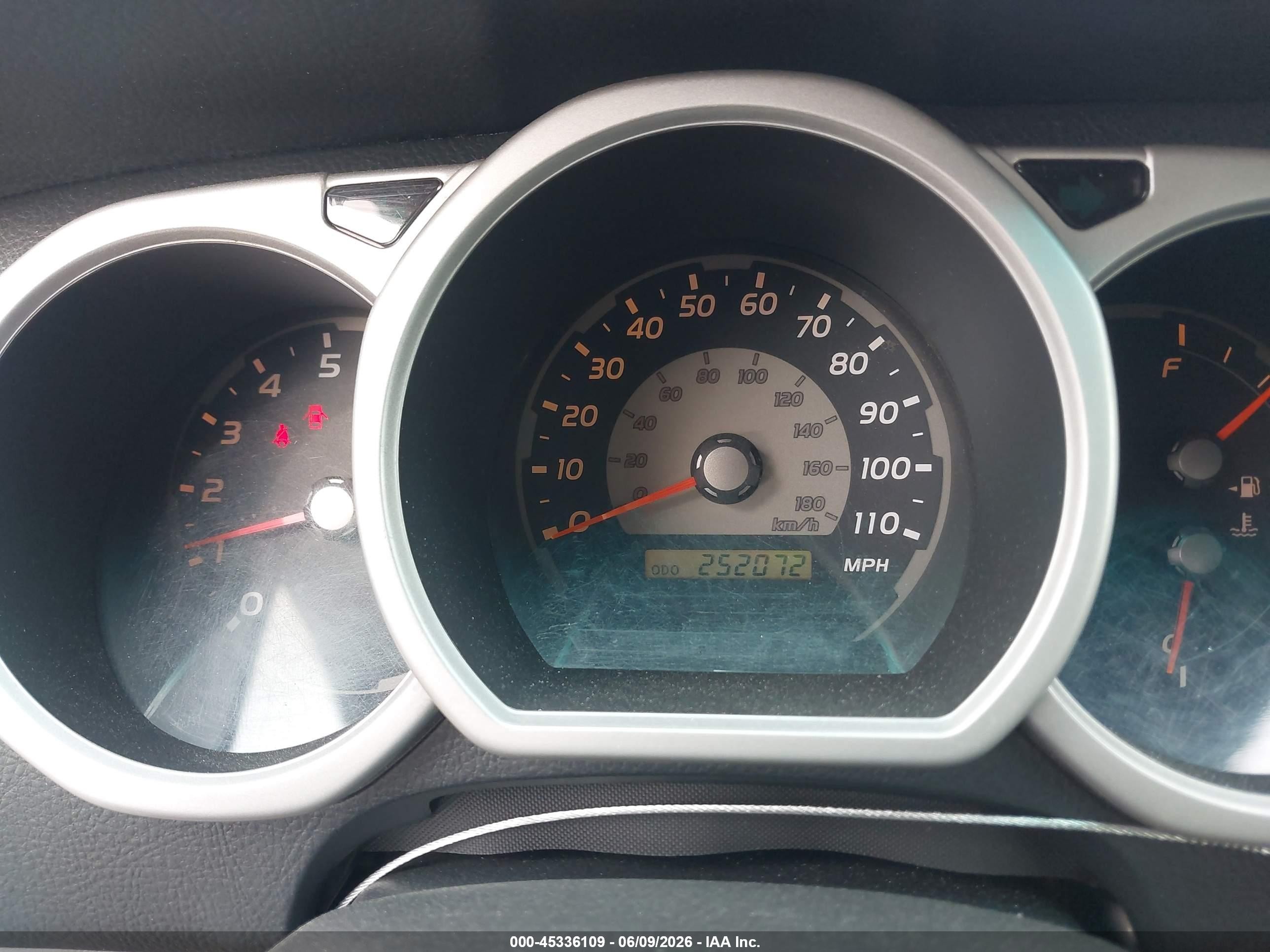 2005 Toyota 4runner Sr5 Sport V6 Silver vin: JTEBU14R750063272