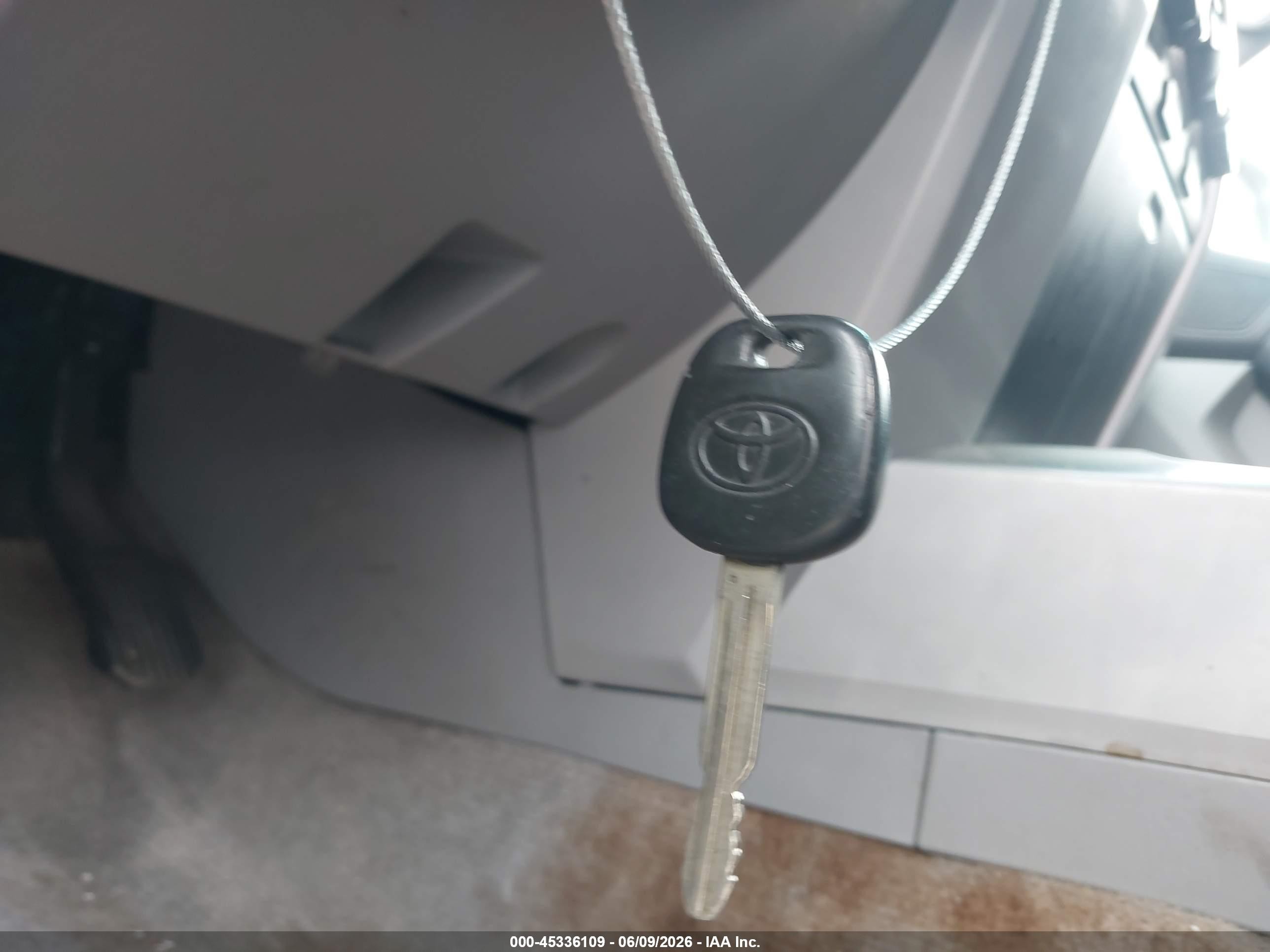 2005 Toyota 4runner Sr5 Sport V6 Silver vin: JTEBU14R750063272