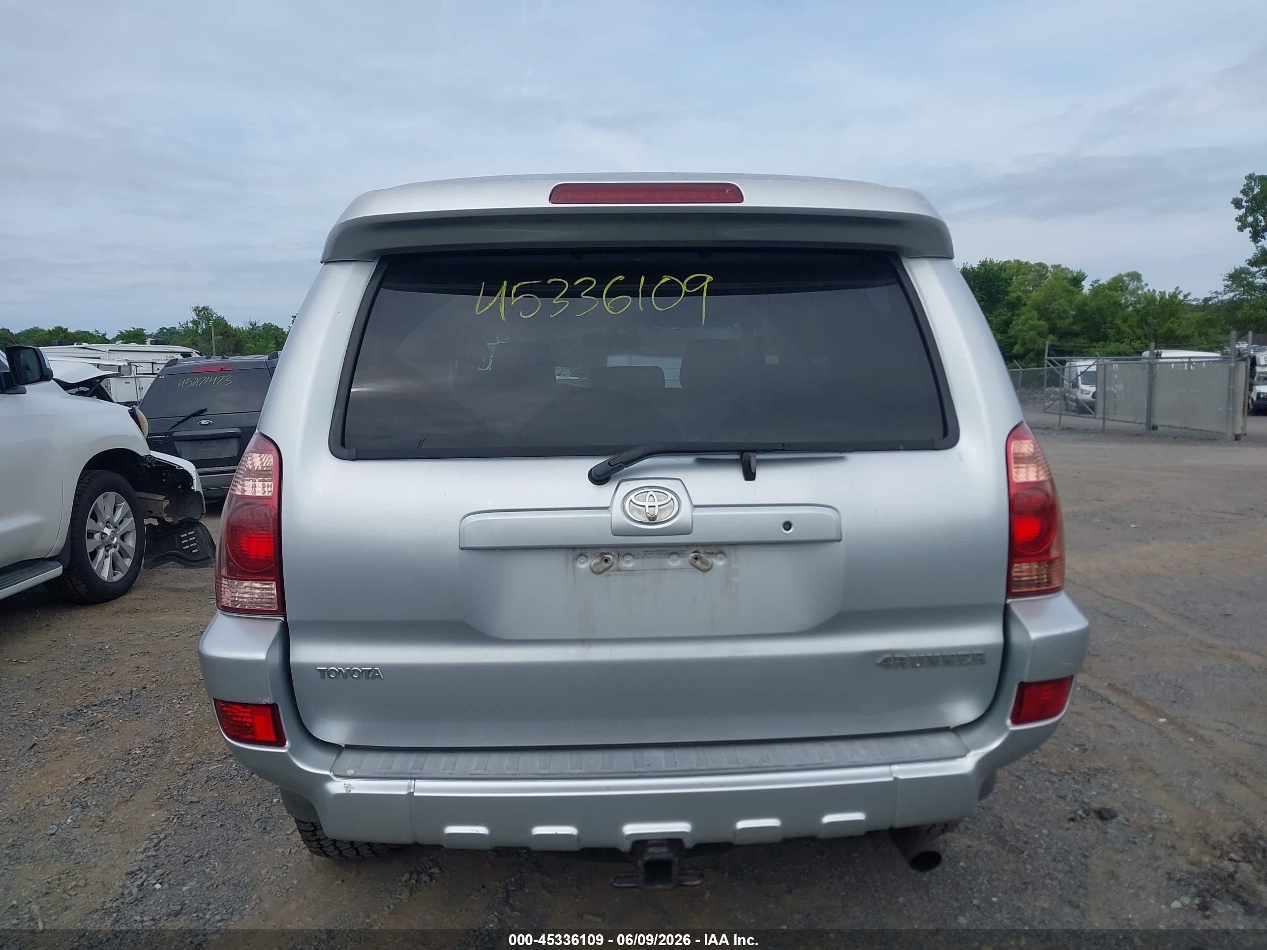 2005 Toyota 4runner Sr5 Sport V6 Silver vin: JTEBU14R750063272