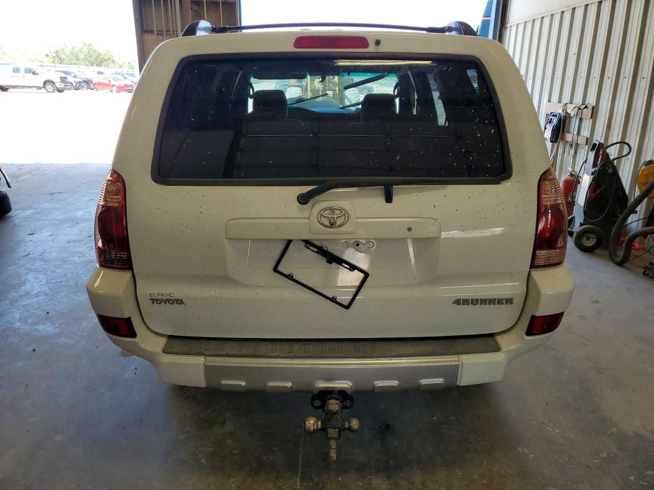 2004 Toyota 4runner Sr5 White vin: JTEBU14R848012198