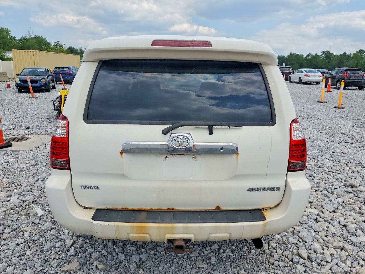 2006 Toyota 4runner Sr5 White vin: JTEBU14R860097013