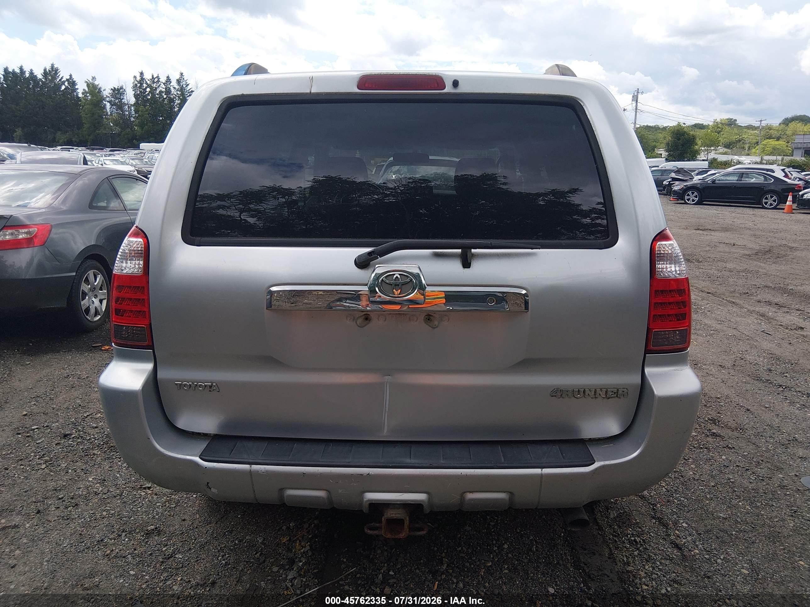 2007 Toyota 4runner Sr5 Silver vin: JTEBU14R870107878