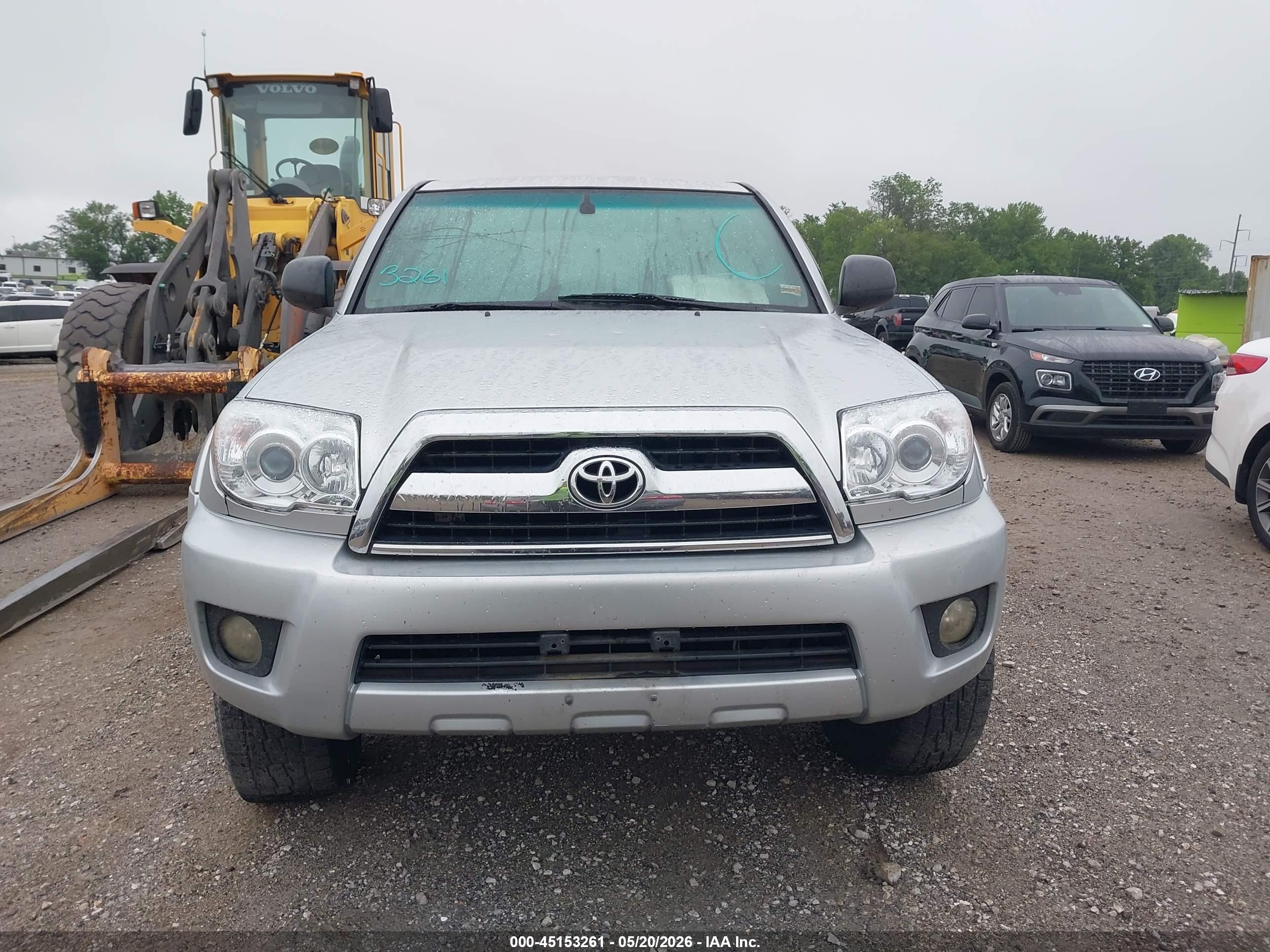 2007 Toyota 4runner Sr5 V6 Silver vin: JTEBU14R870120744