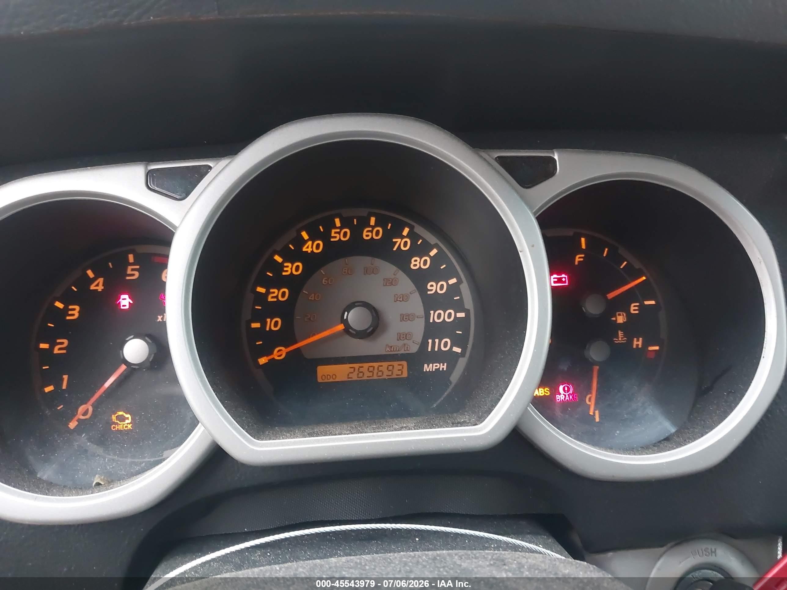2004 Toyota 4runner Sr5 V6 Silver vin: JTEBU14RX40030782