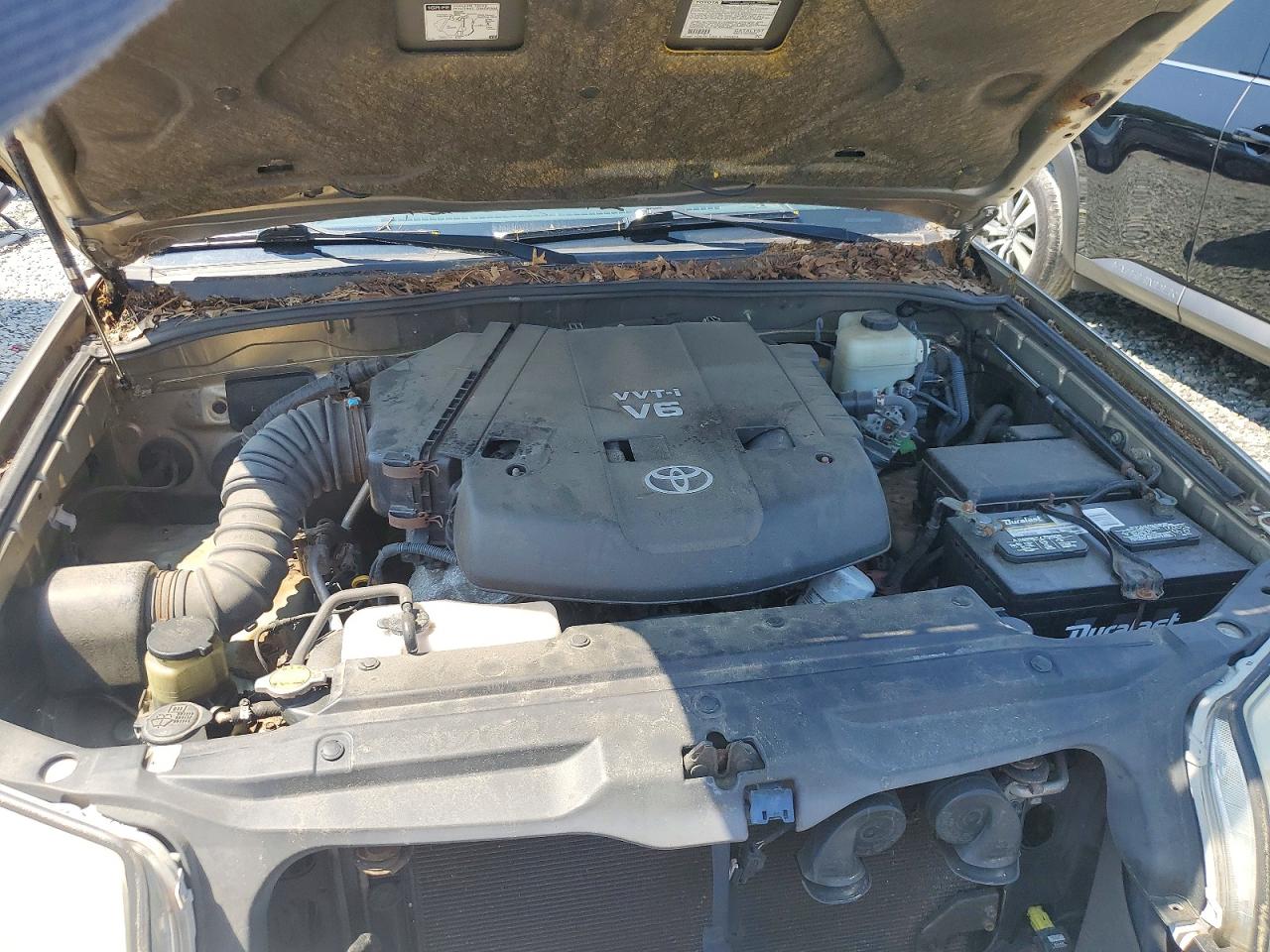 2005 Toyota 4runner Sr5 Gold vin: JTEBU14RX58043986