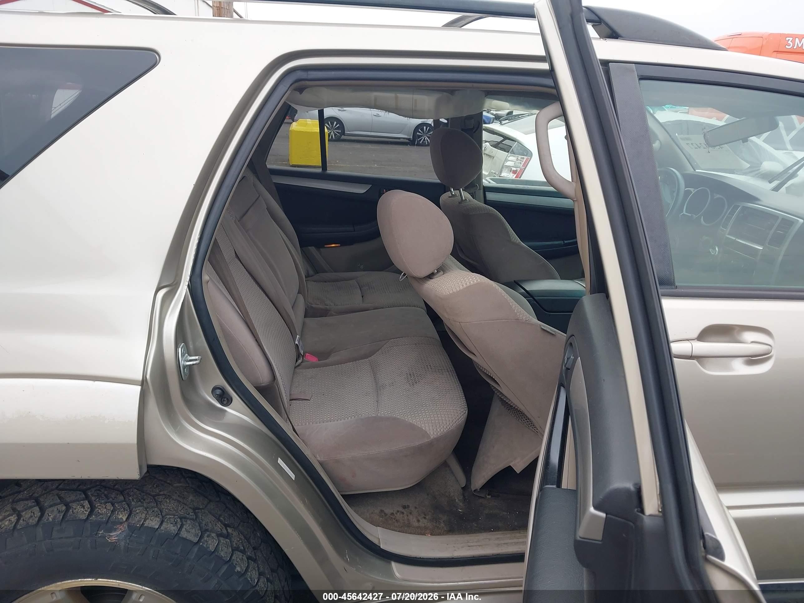 2005 Toyota 4runner Sr5 V6 Gold vin: JTEBU14RX58045558
