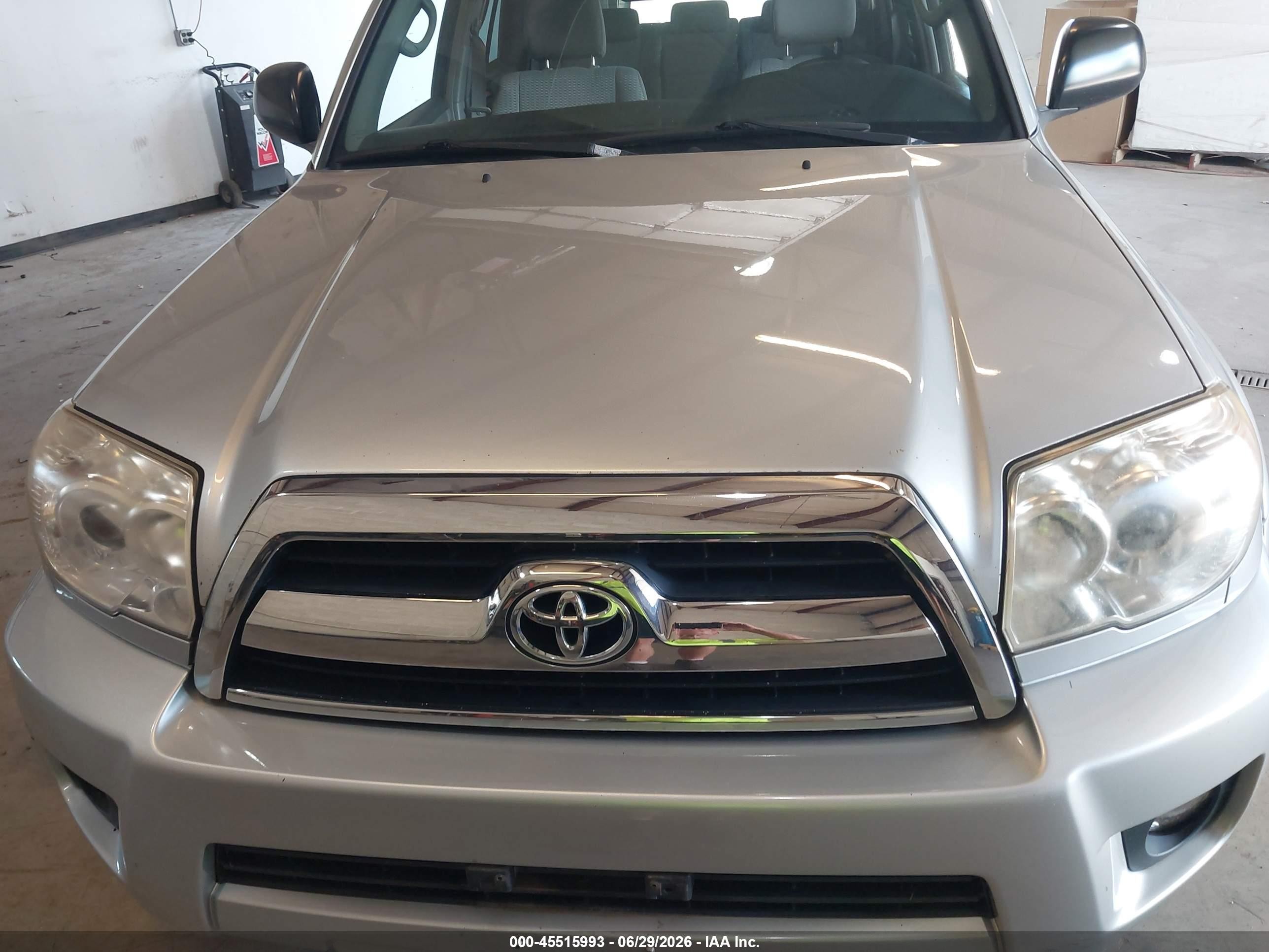 2006 Toyota 4runner Sr5 V6 Silver vin: JTEBU14RX60098261