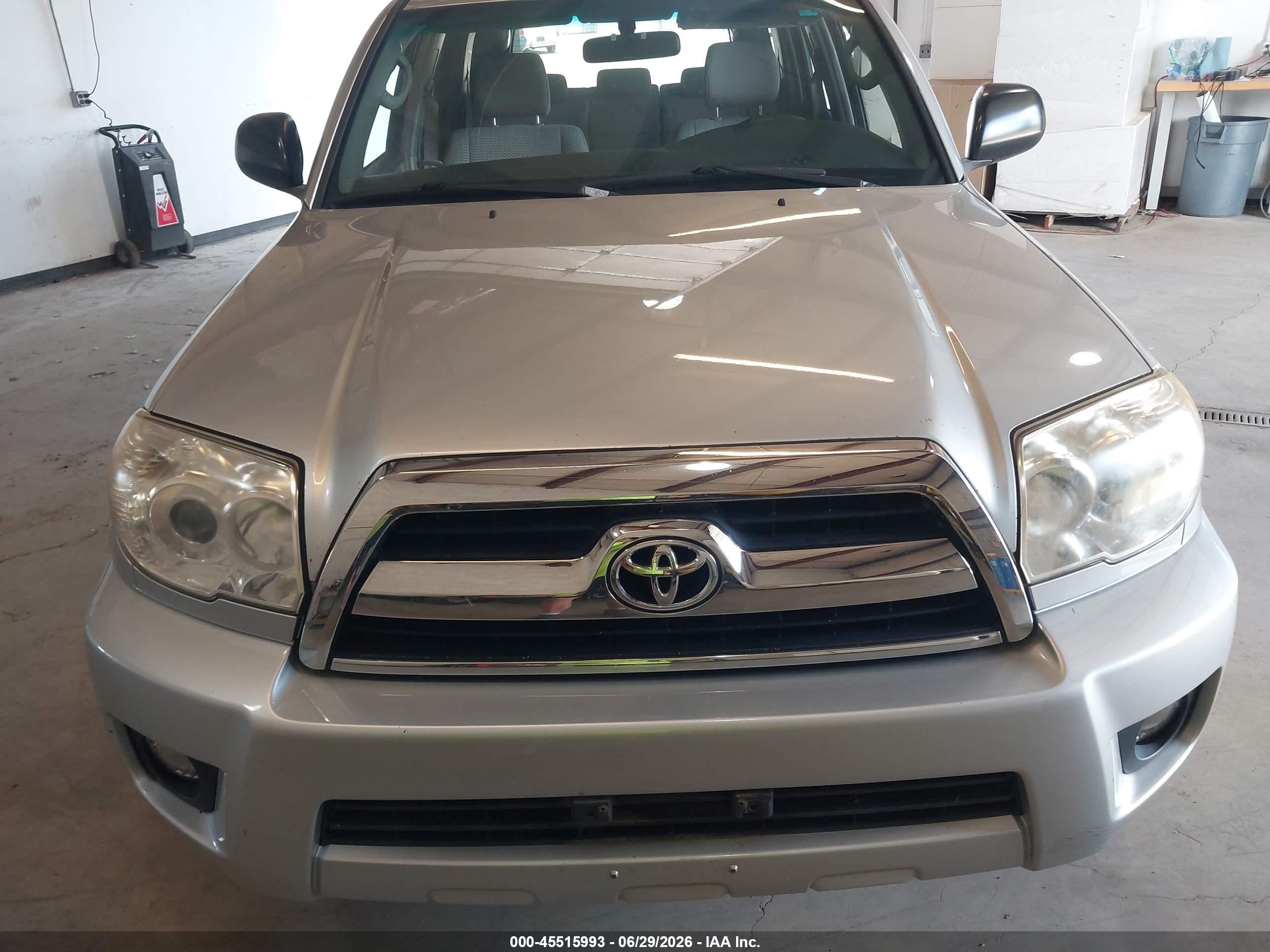 2006 Toyota 4runner Sr5 V6 Silver vin: JTEBU14RX60098261