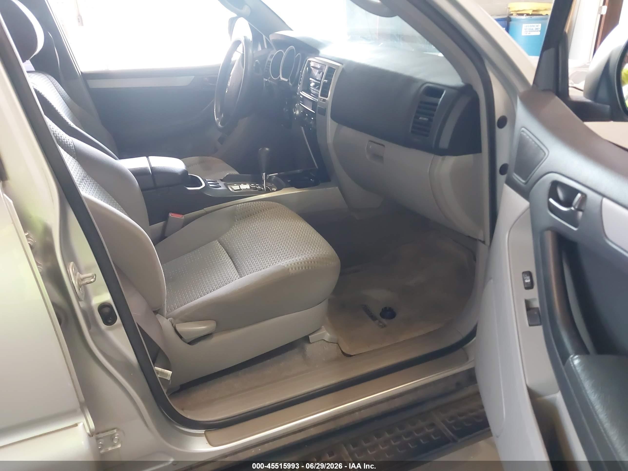2006 Toyota 4runner Sr5 V6 Silver vin: JTEBU14RX60098261