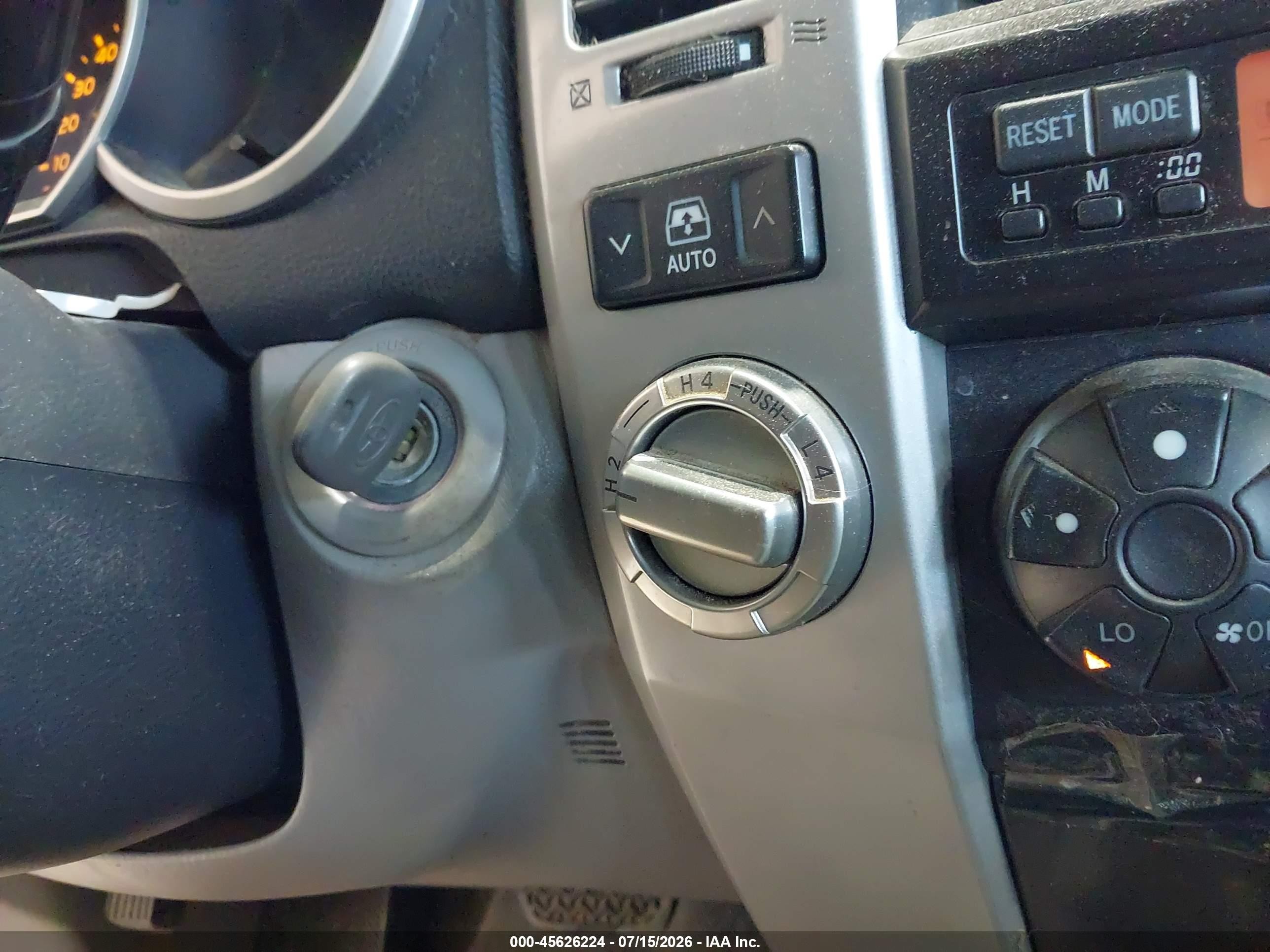 2007 Toyota 4runner Sr5 Silver vin: JTEBU14RX78092141
