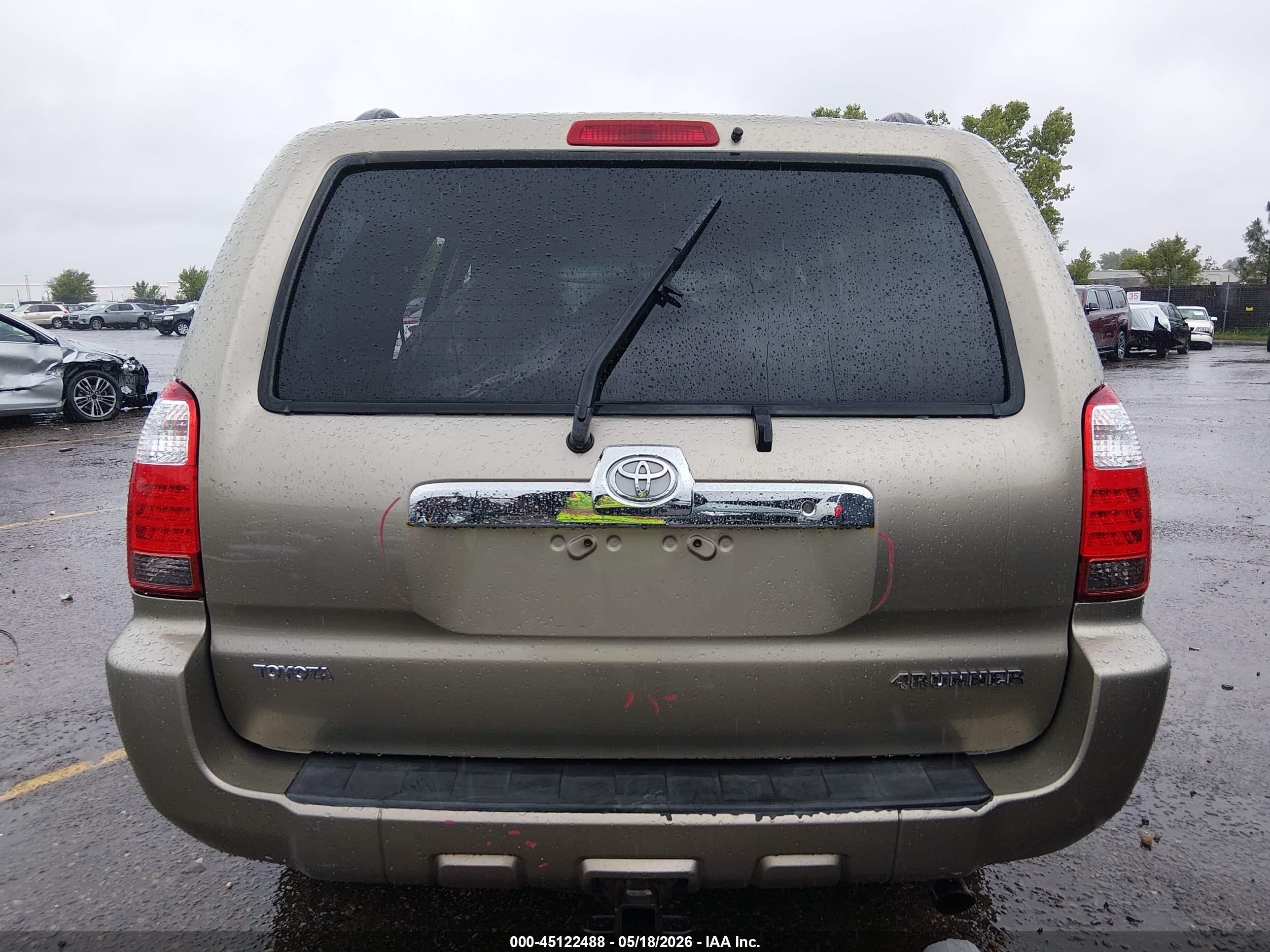 2007 Toyota 4runner Sr5 V6 Gold vin: JTEBU14RX78096867