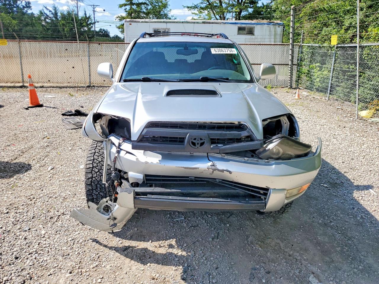 2005 Toyota 4runner Limited Silver vin: JTEBU17R458039072