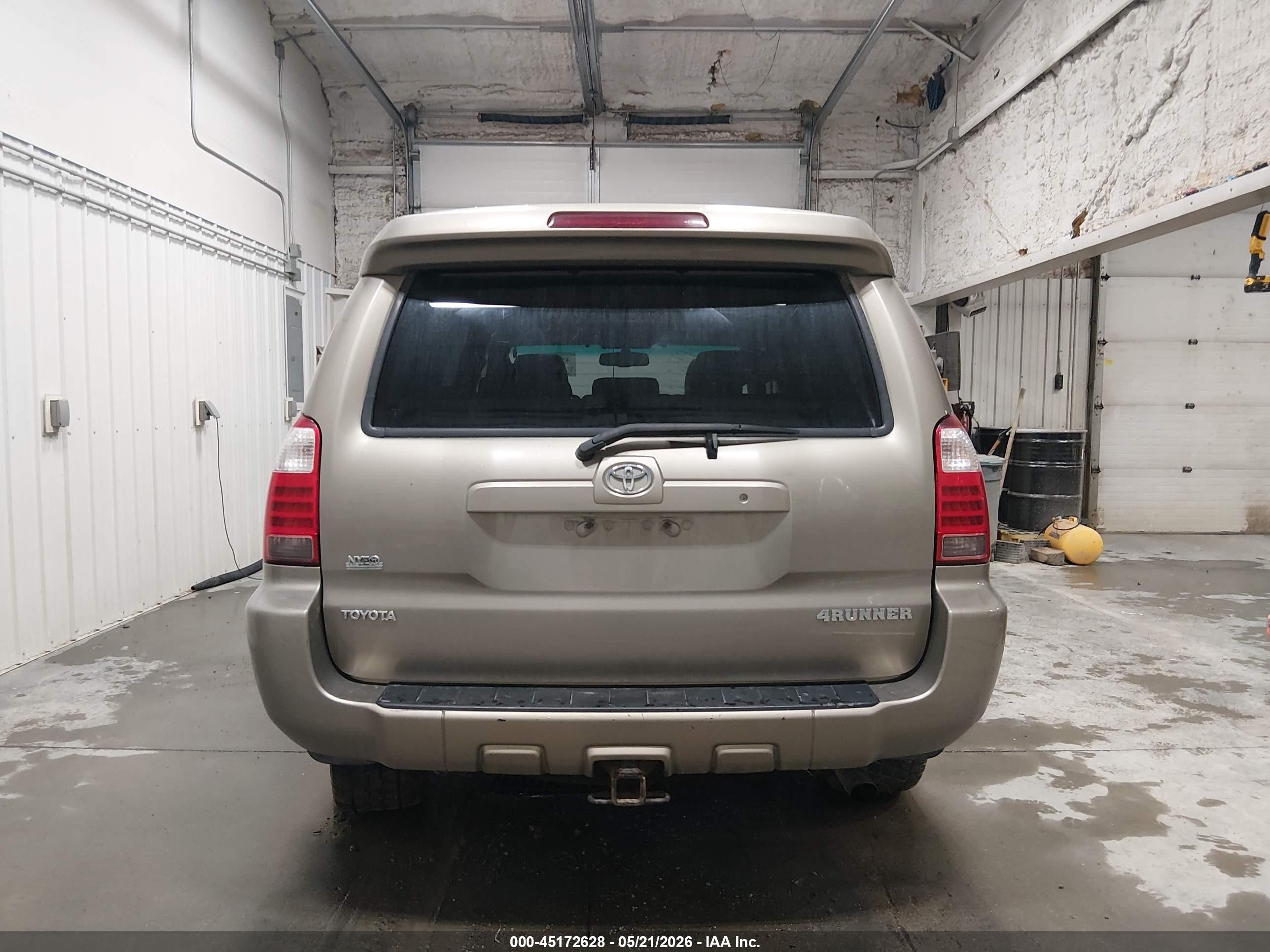 2007 Toyota 4runner Limited V6 Gold vin: JTEBU17R570107641