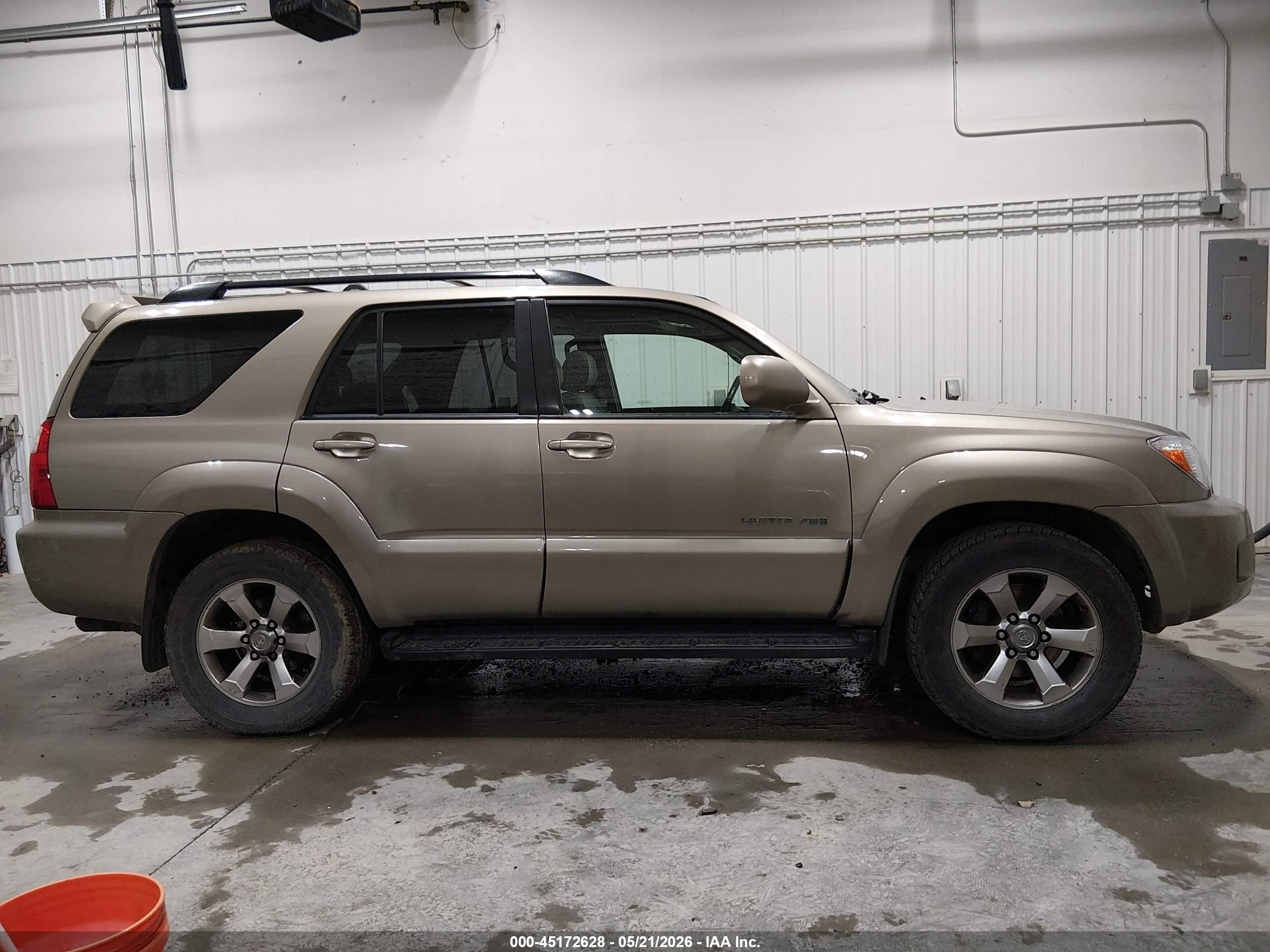 2007 Toyota 4runner Limited V6 Gold vin: JTEBU17R570107641