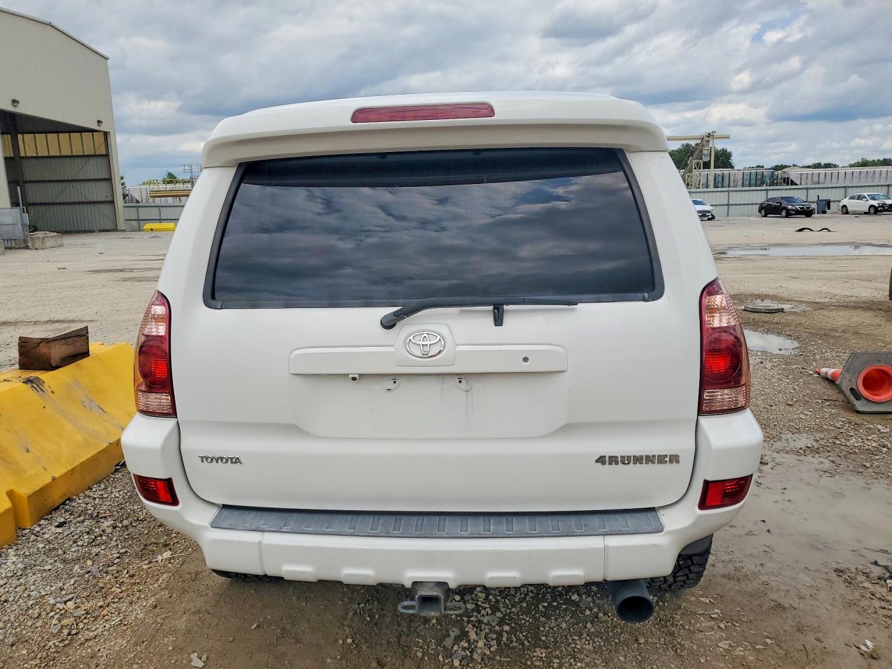 2005 Toyota 4runner Limited White vin: JTEBU17R658037985