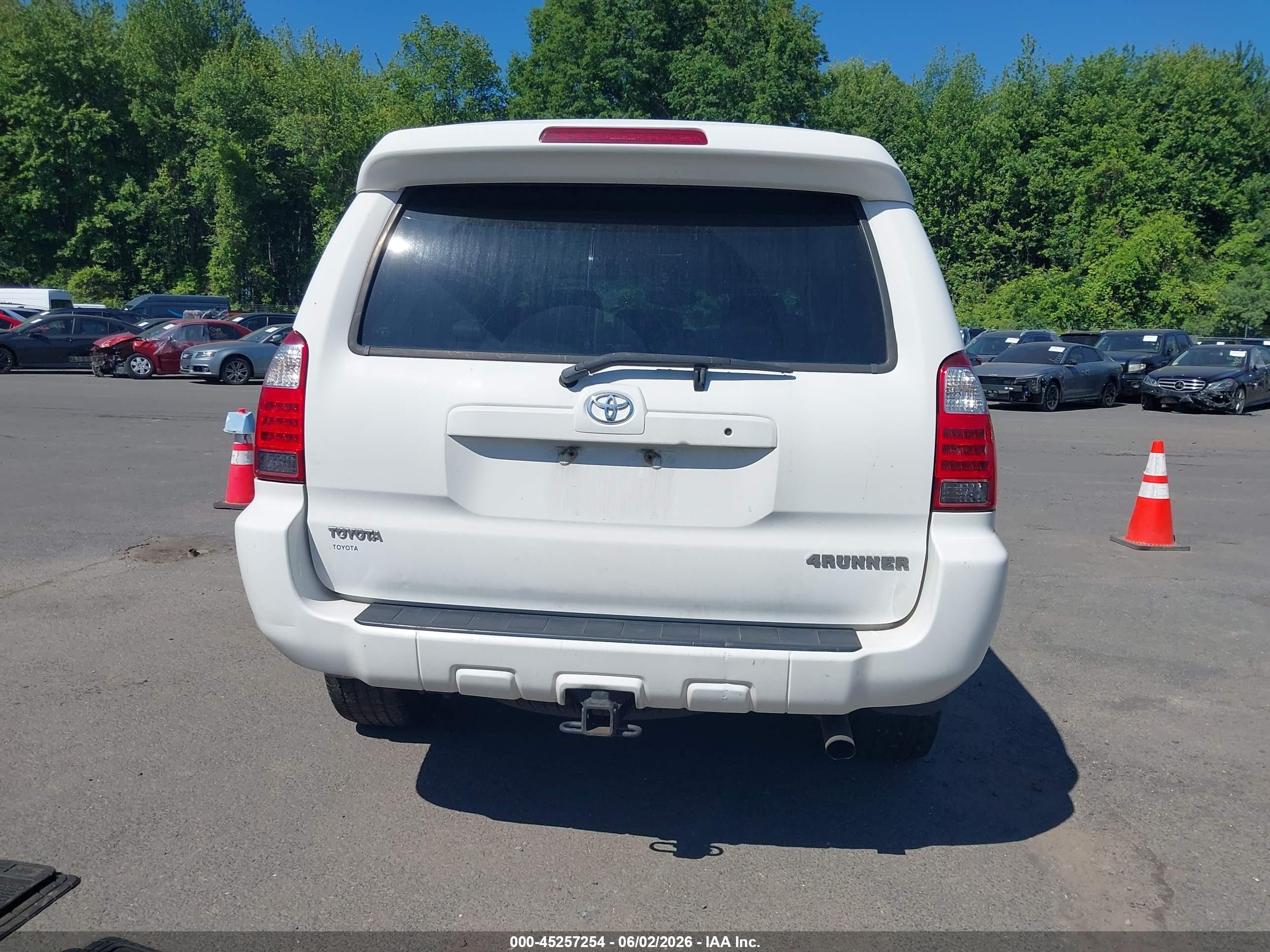 2006 Toyota 4runner Limited V6 White vin: JTEBU17R660096597