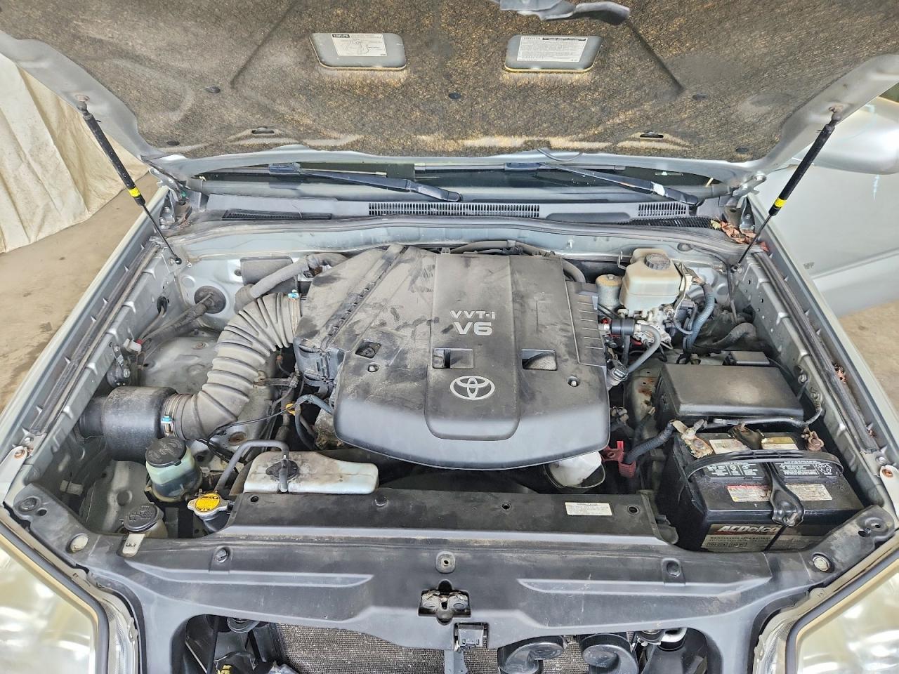 2007 Toyota 4runner Limited Silver vin: JTEBU17R678100392