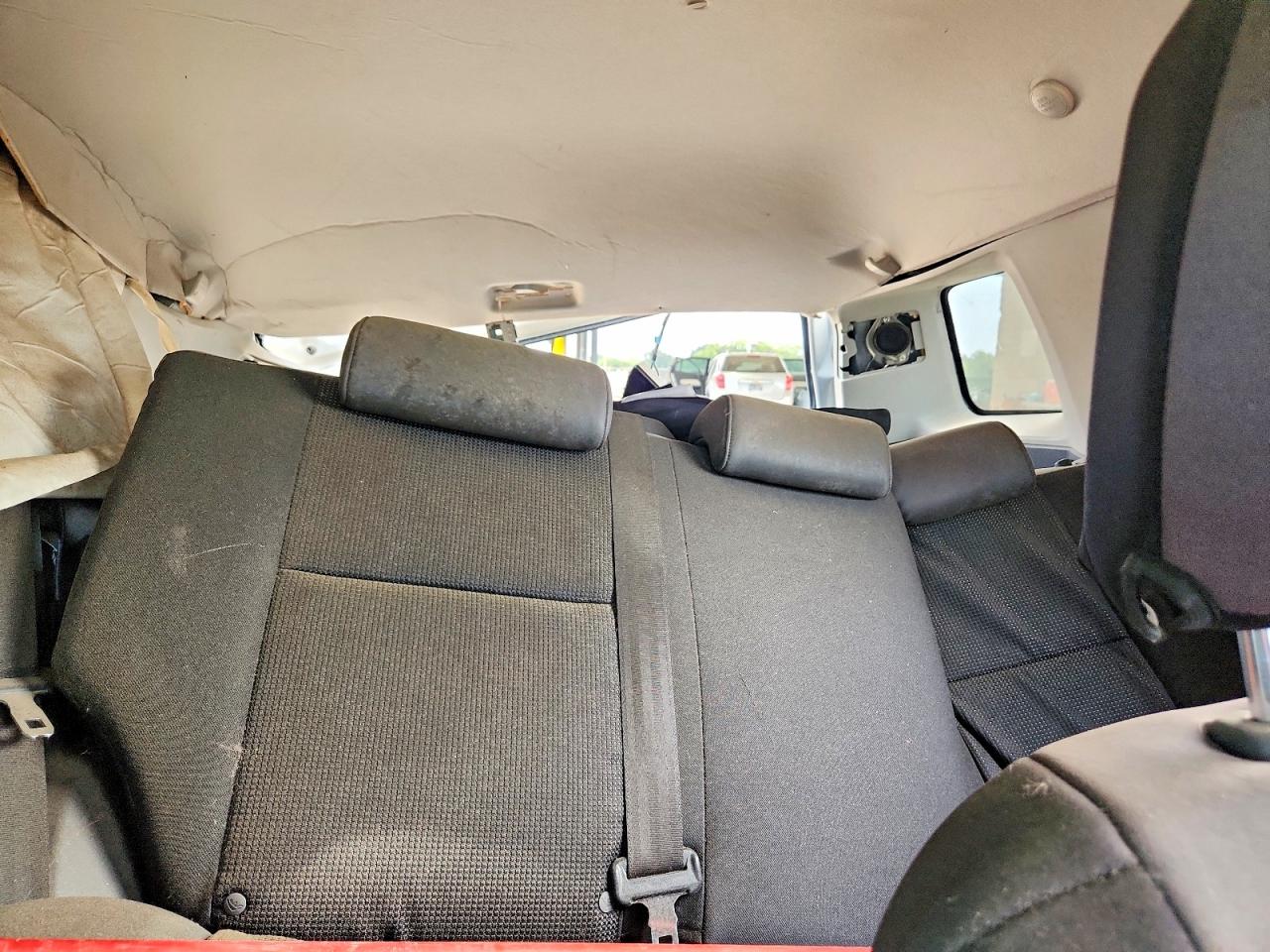 2010 Toyota Fj Cruiser Base Silver vin: JTEBU4BF0AK074638