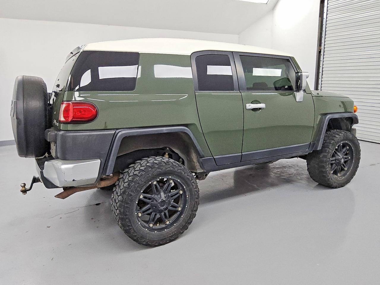 2010 Toyota Fj Cruiser Base Green vin: JTEBU4BF0AK094940