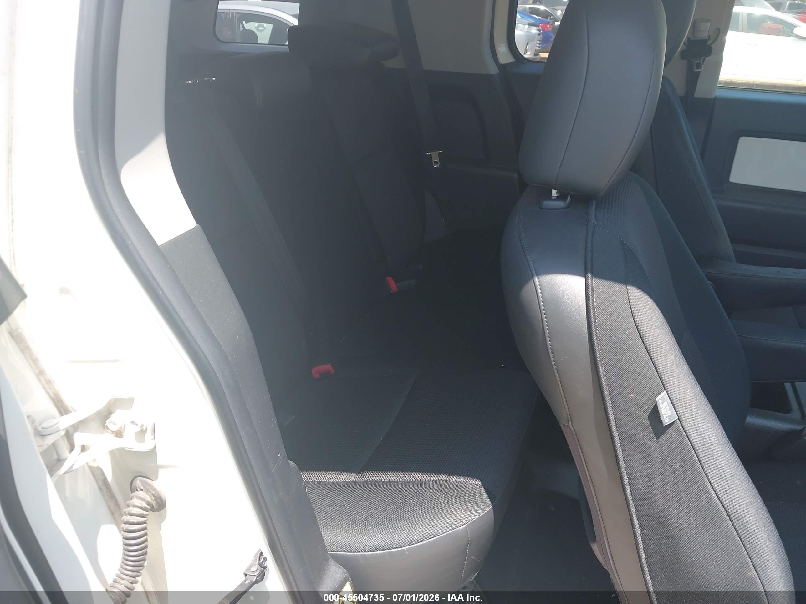 2011 Toyota Fj Cruiser   Белый vin: JTEBU4BF0BK102147