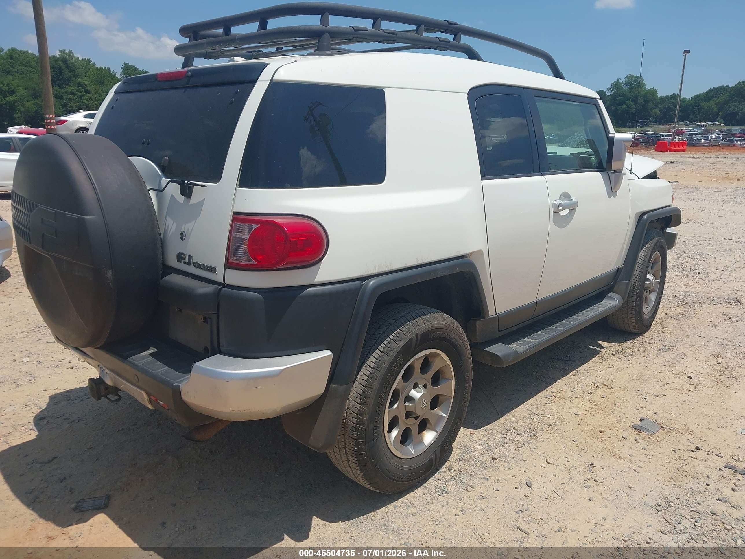 2011 Toyota Fj Cruiser   Белый vin: JTEBU4BF0BK102147