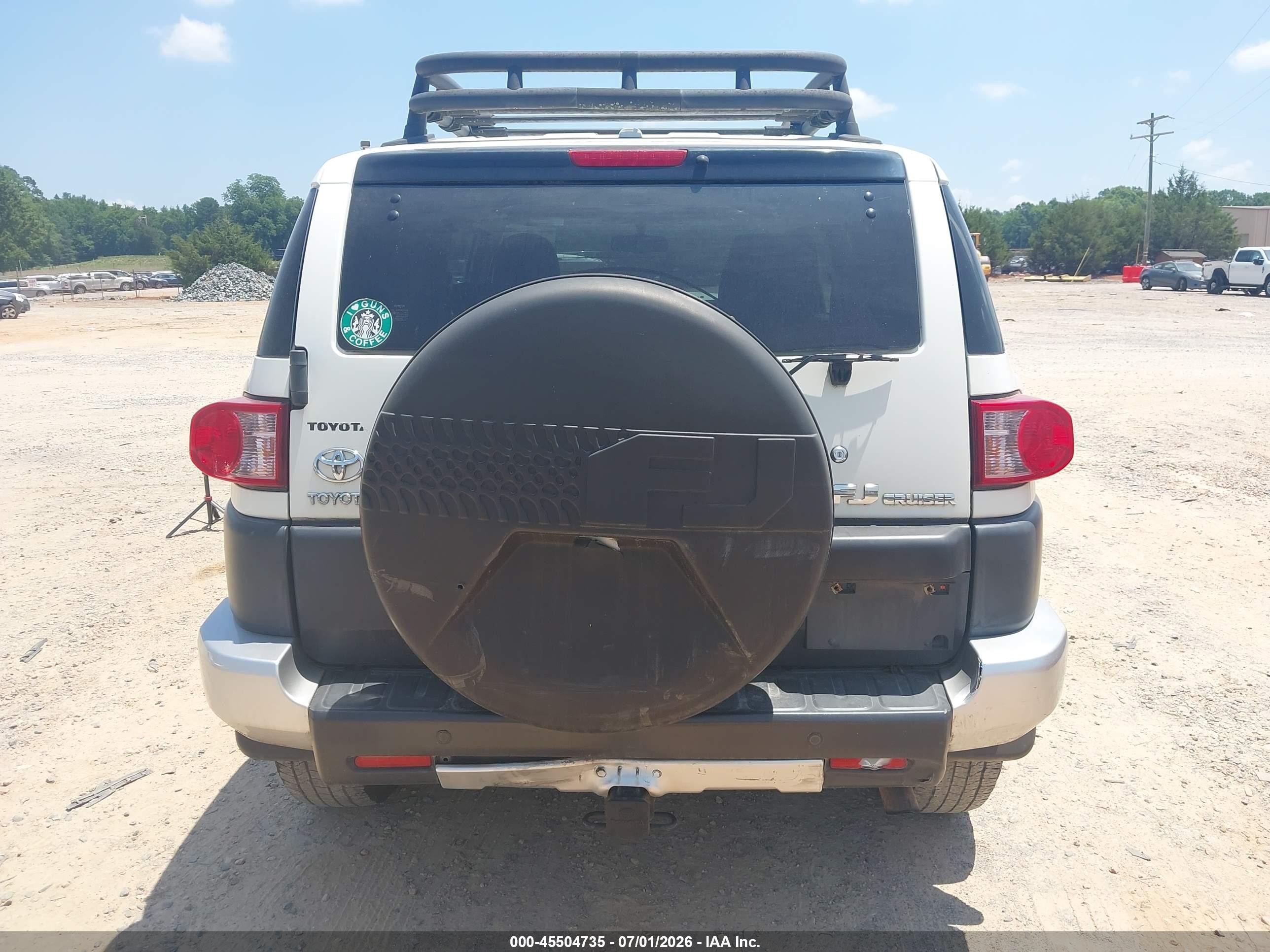 2011 Toyota Fj Cruiser   Белый vin: JTEBU4BF0BK102147