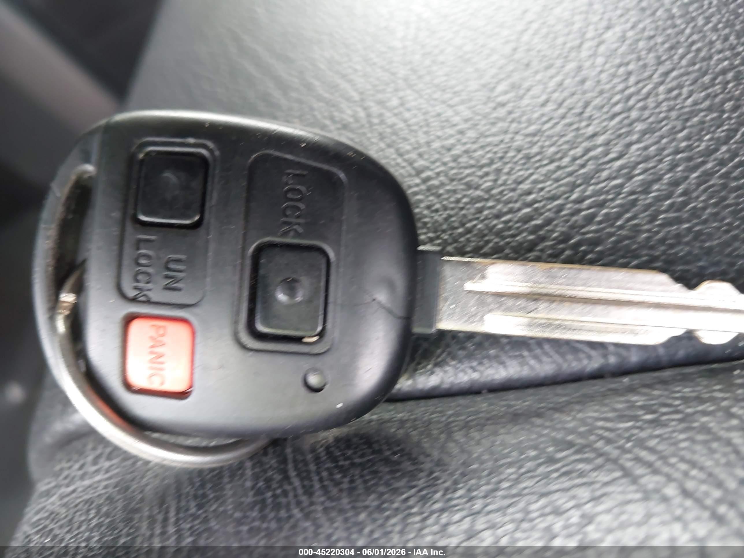 2012 Toyota Fj Cruiser   Silver vin: JTEBU4BF0CK118544