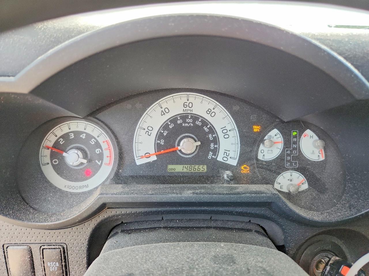 2014 Toyota Fj Cruiser Base White vin: JTEBU4BF0EK181792