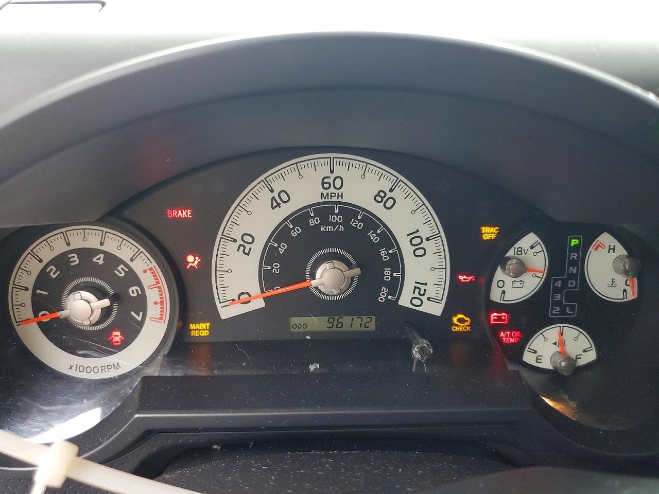 2014 Toyota Fj Cruiser Base White vin: JTEBU4BF0EK182599