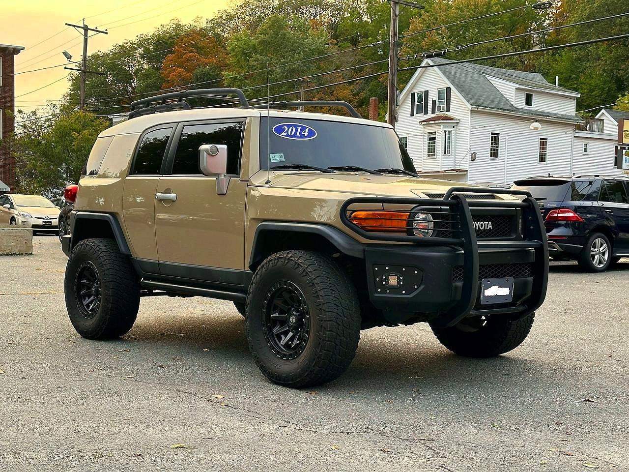 2014 Toyota Fj Cruiser Бежевый vin: JTEBU4BF0EK186023