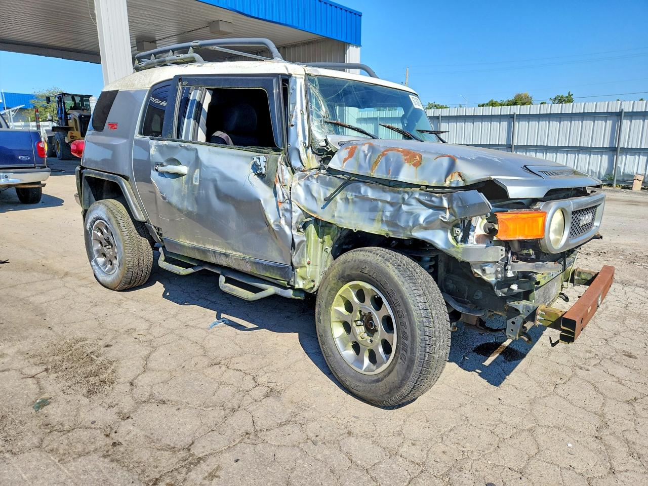 2011 Toyota Fj Cruiser Base Silver vin: JTEBU4BF1BK100620