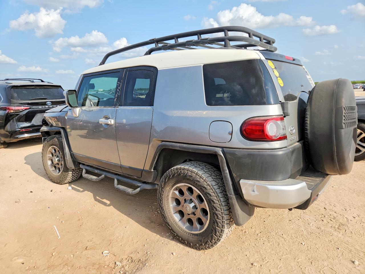 2012 Toyota Fj Cruiser Серебряный vin: JTEBU4BF1CK117709