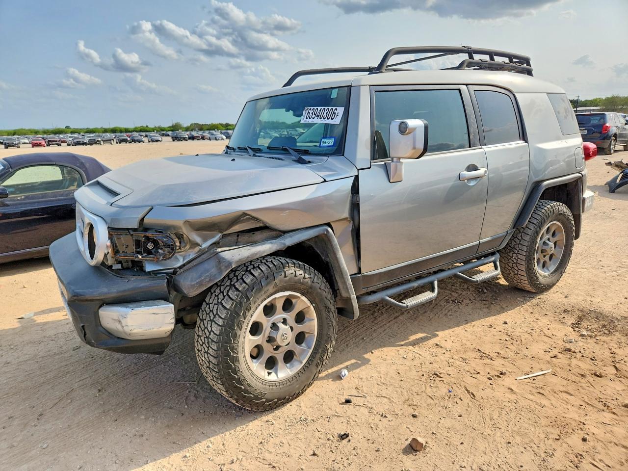 2012 Toyota Fj Cruiser Silver vin: JTEBU4BF1CK117709