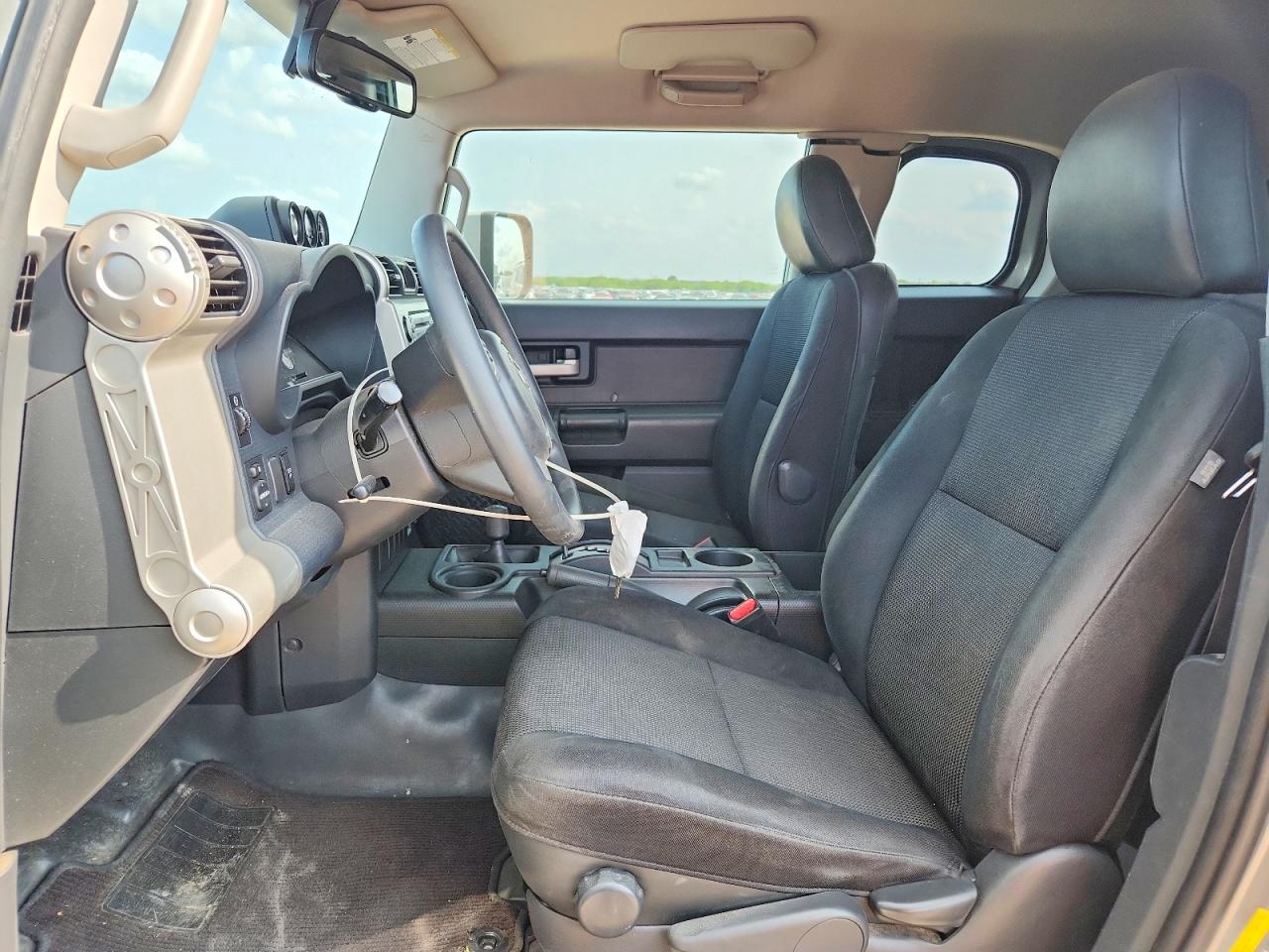 2012 Toyota Fj Cruiser Серебряный vin: JTEBU4BF1CK117709