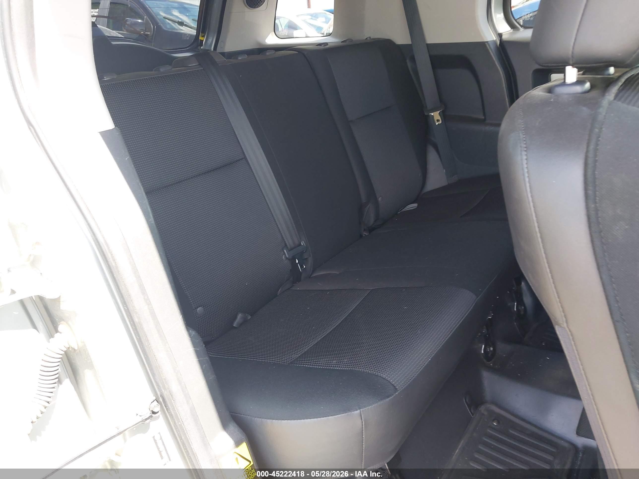 2012 Toyota Fj Cruiser   Silver vin: JTEBU4BF1CK138317