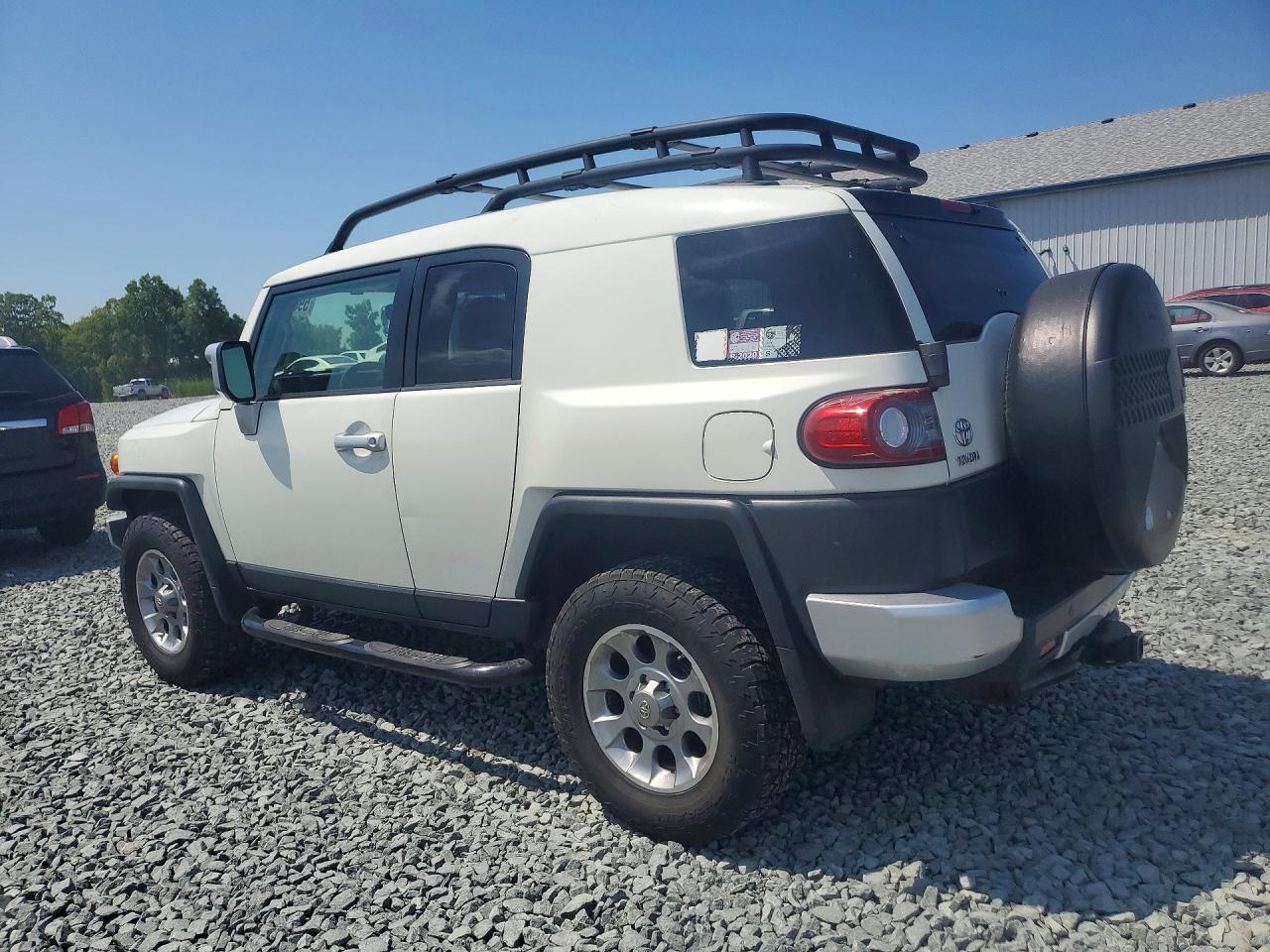 2013 Toyota Fj Cruiser Base White vin: JTEBU4BF1DK162683