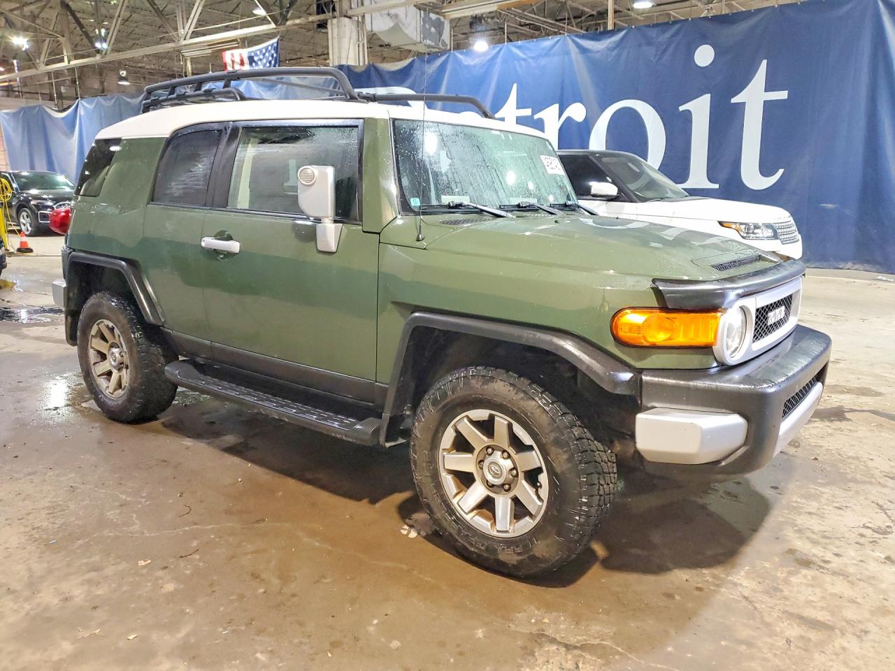 2014 Toyota Fj Cruiser Base Green vin: JTEBU4BF1EK186497