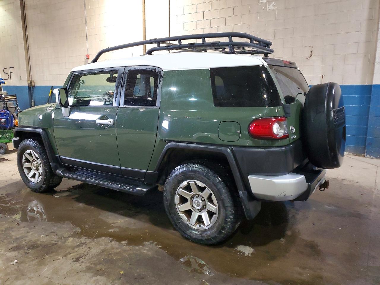 2014 Toyota Fj Cruiser Base Green vin: JTEBU4BF1EK186497