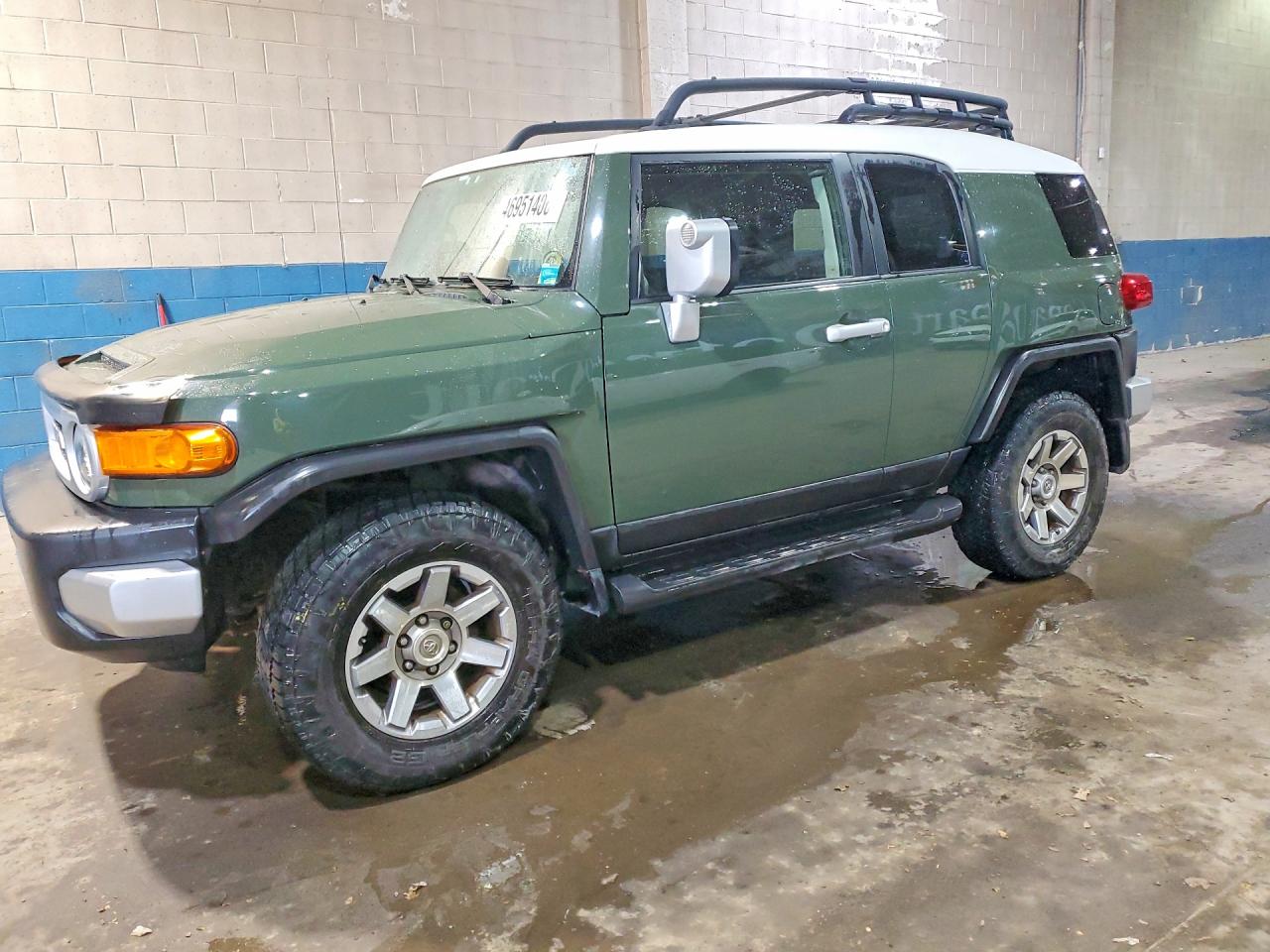 2014 Toyota Fj Cruiser Base Green vin: JTEBU4BF1EK186497