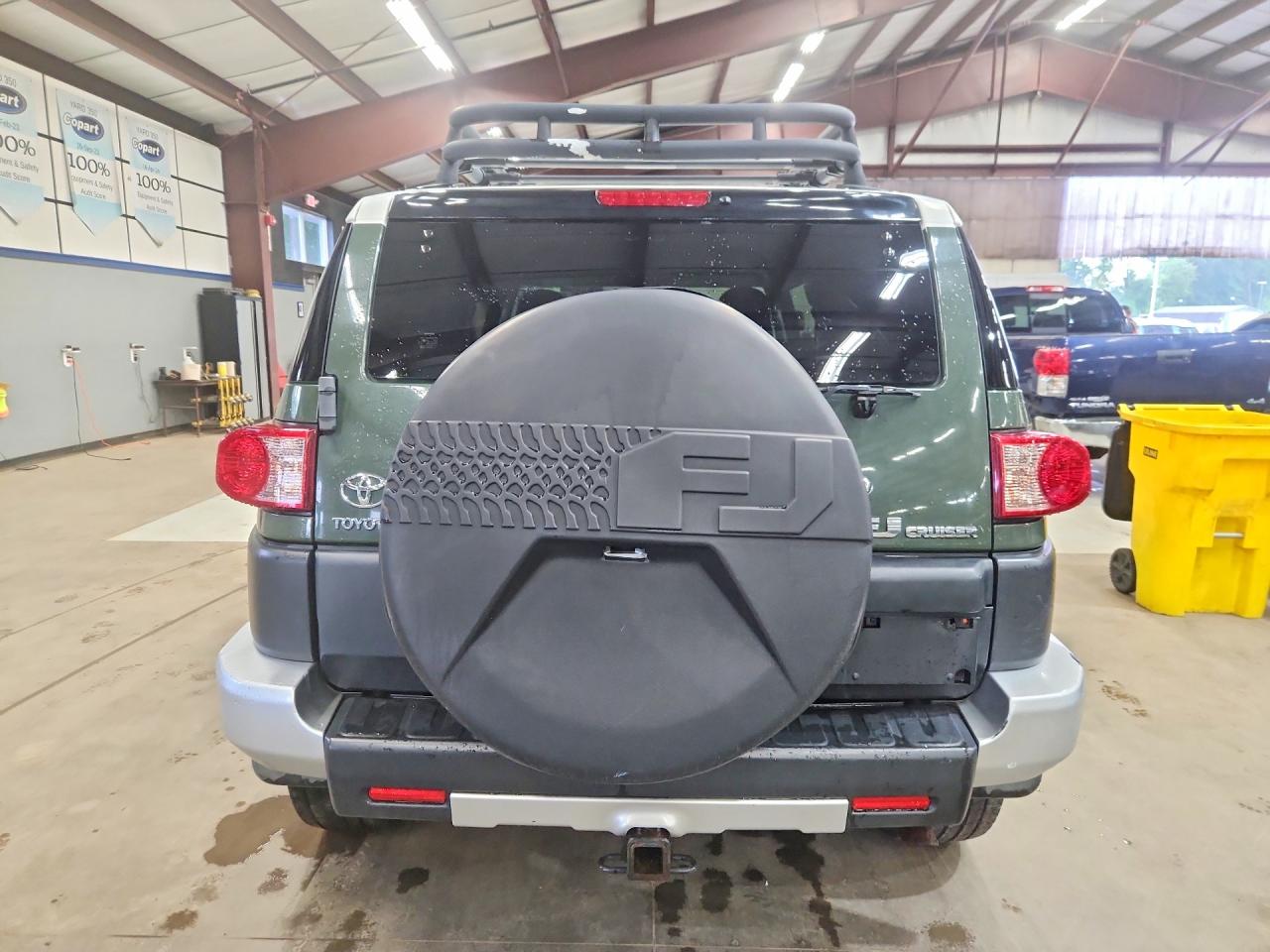 2010 Toyota Fj Cruiser Base Green vin: JTEBU4BF2AK076648