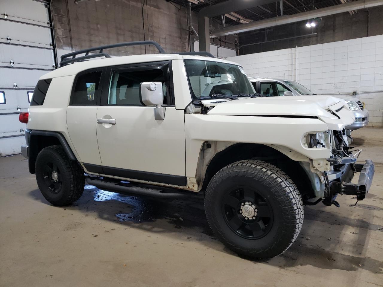 2010 Toyota Fj Cruiser White vin: JTEBU4BF2AK080201