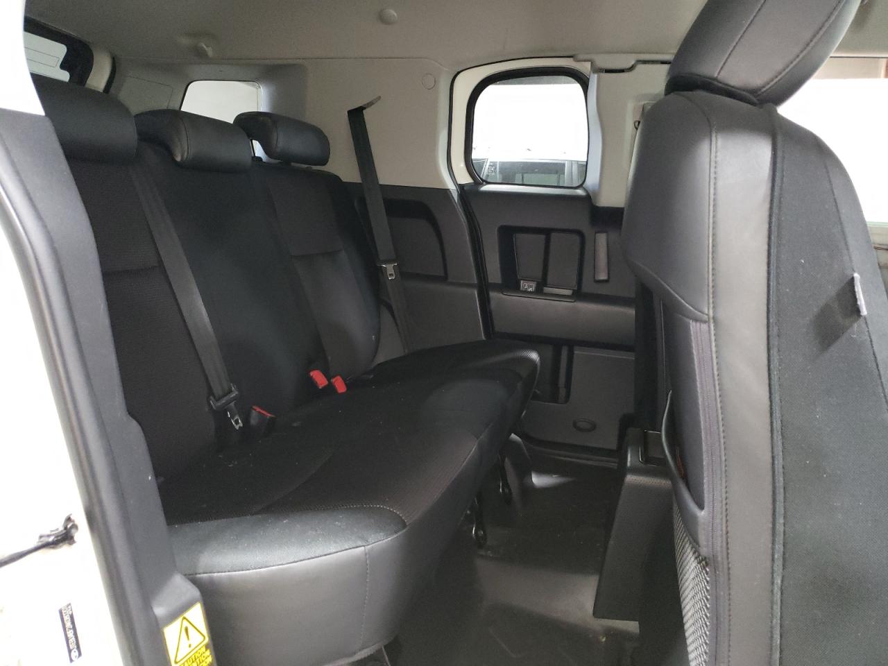 2010 Toyota Fj Cruiser White vin: JTEBU4BF2AK080201