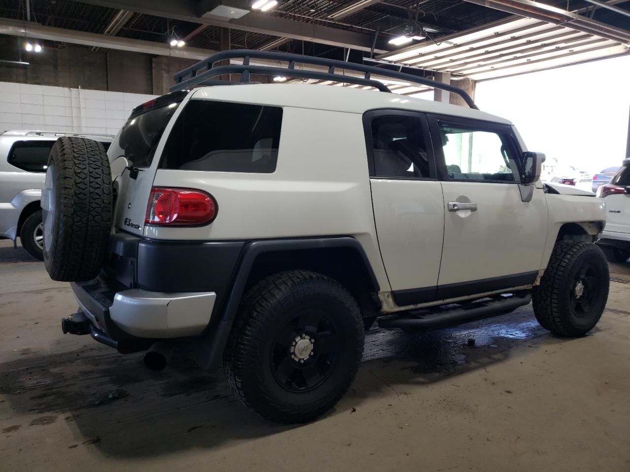 2010 Toyota Fj Cruiser White vin: JTEBU4BF2AK080201
