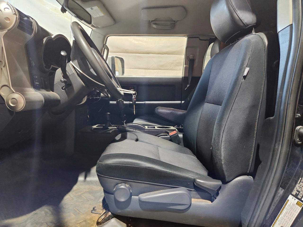 2010 Toyota Fj Cruiser Base Black vin: JTEBU4BF2AK083941