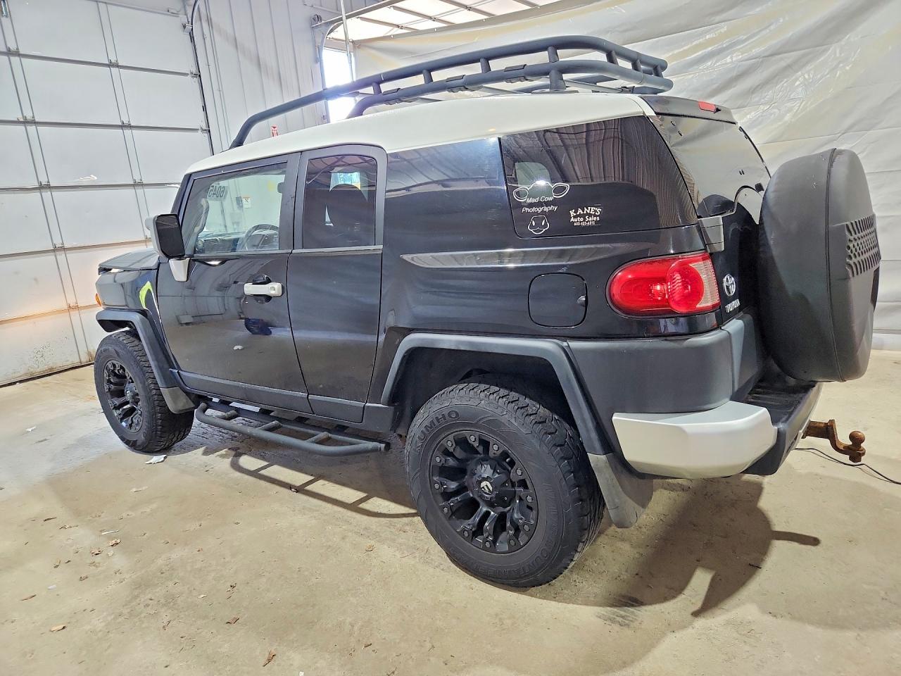 2010 Toyota Fj Cruiser Base Black vin: JTEBU4BF2AK083941